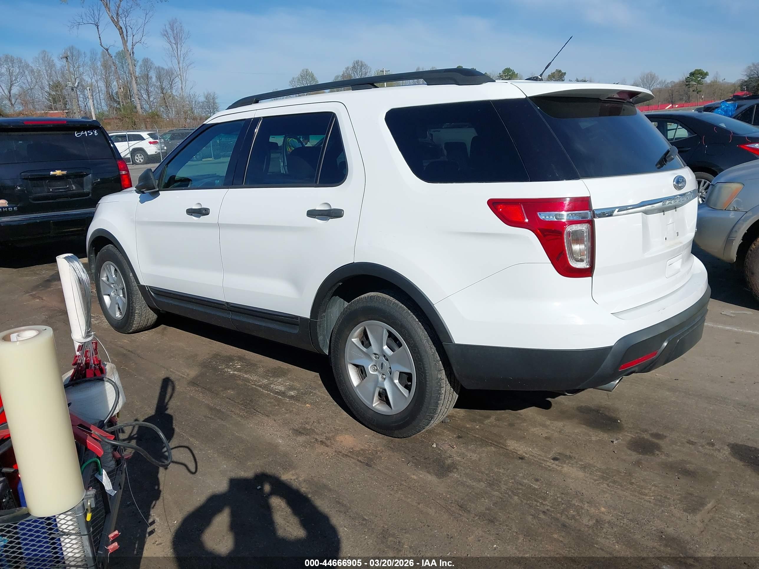 FORD EXPLORER image 3