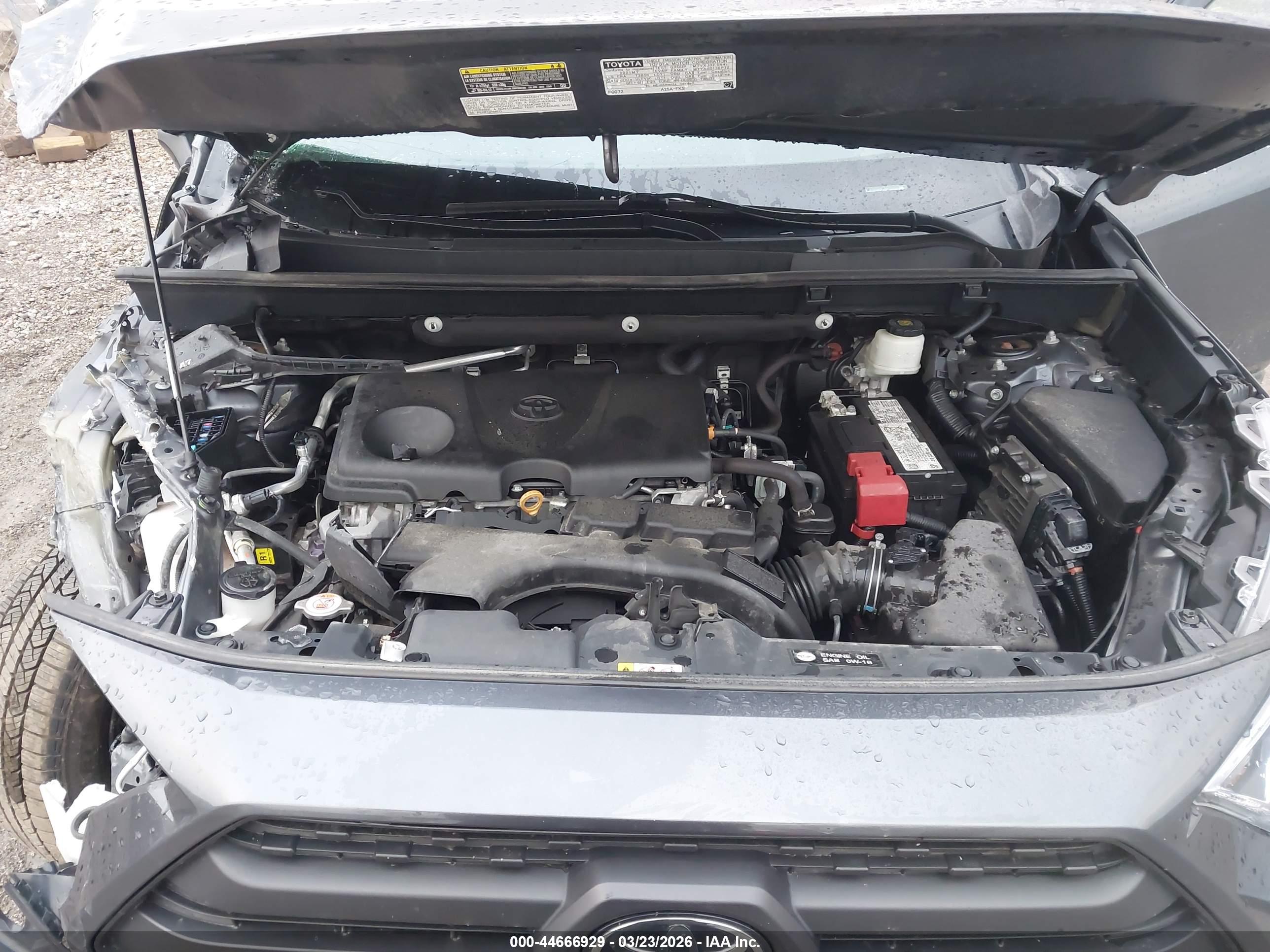 TOYOTA RAV4 image 10