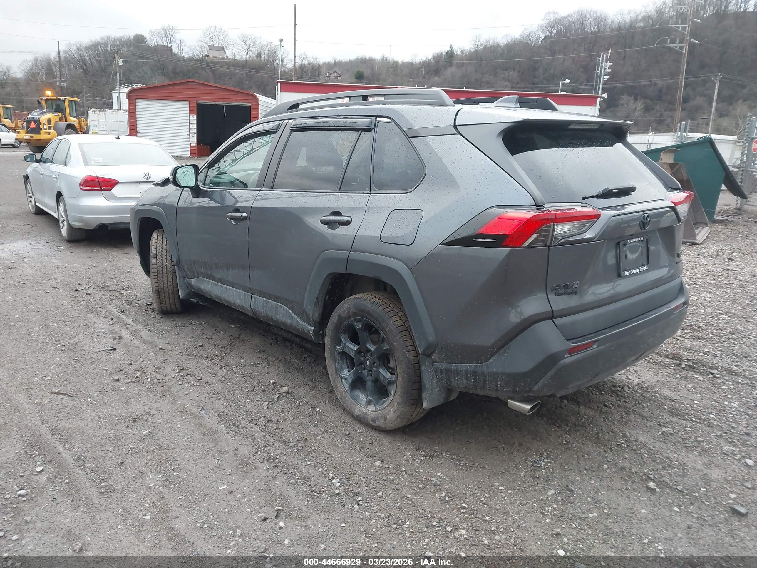 TOYOTA RAV4 image 3