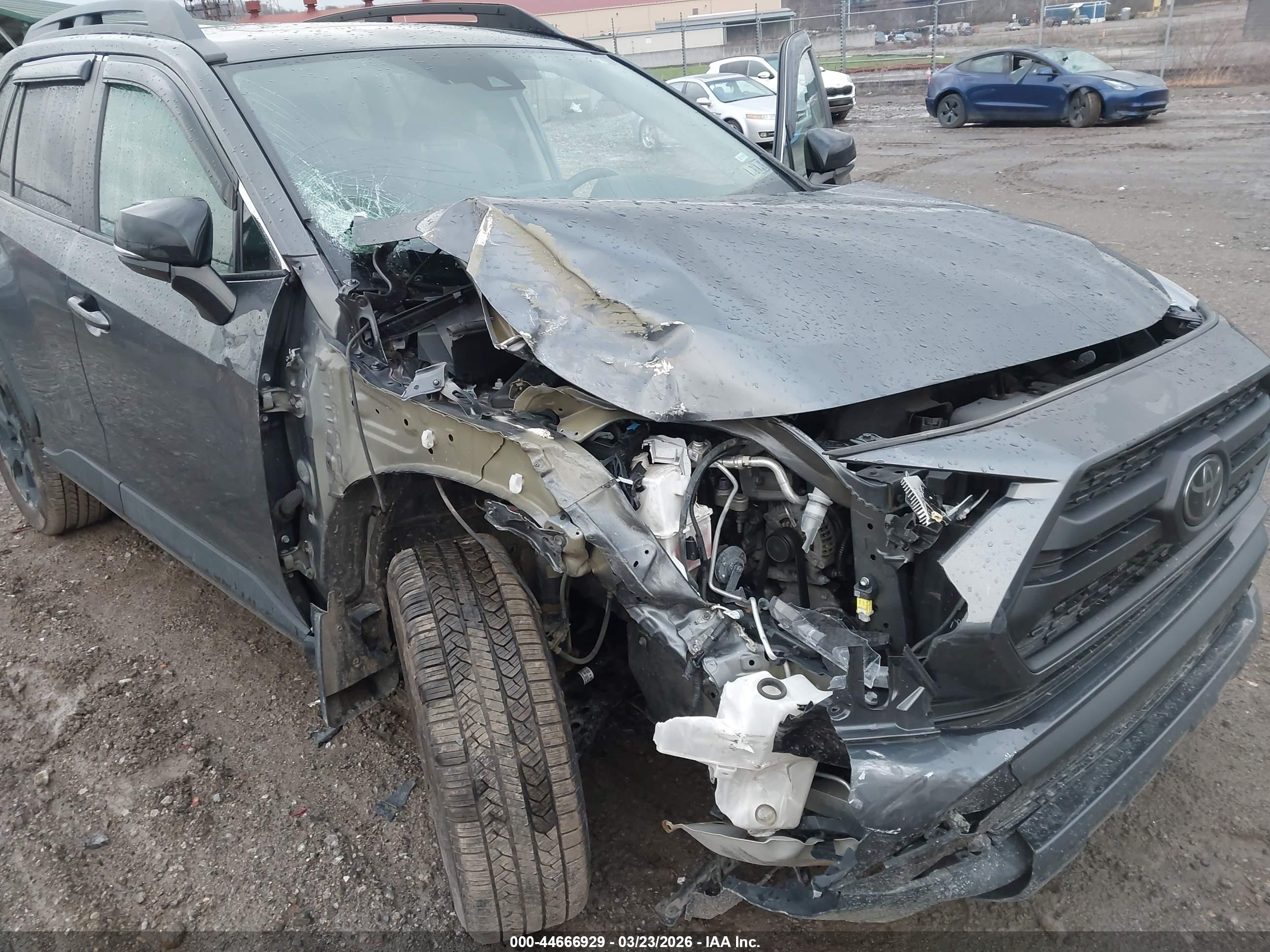 TOYOTA RAV4 image 6