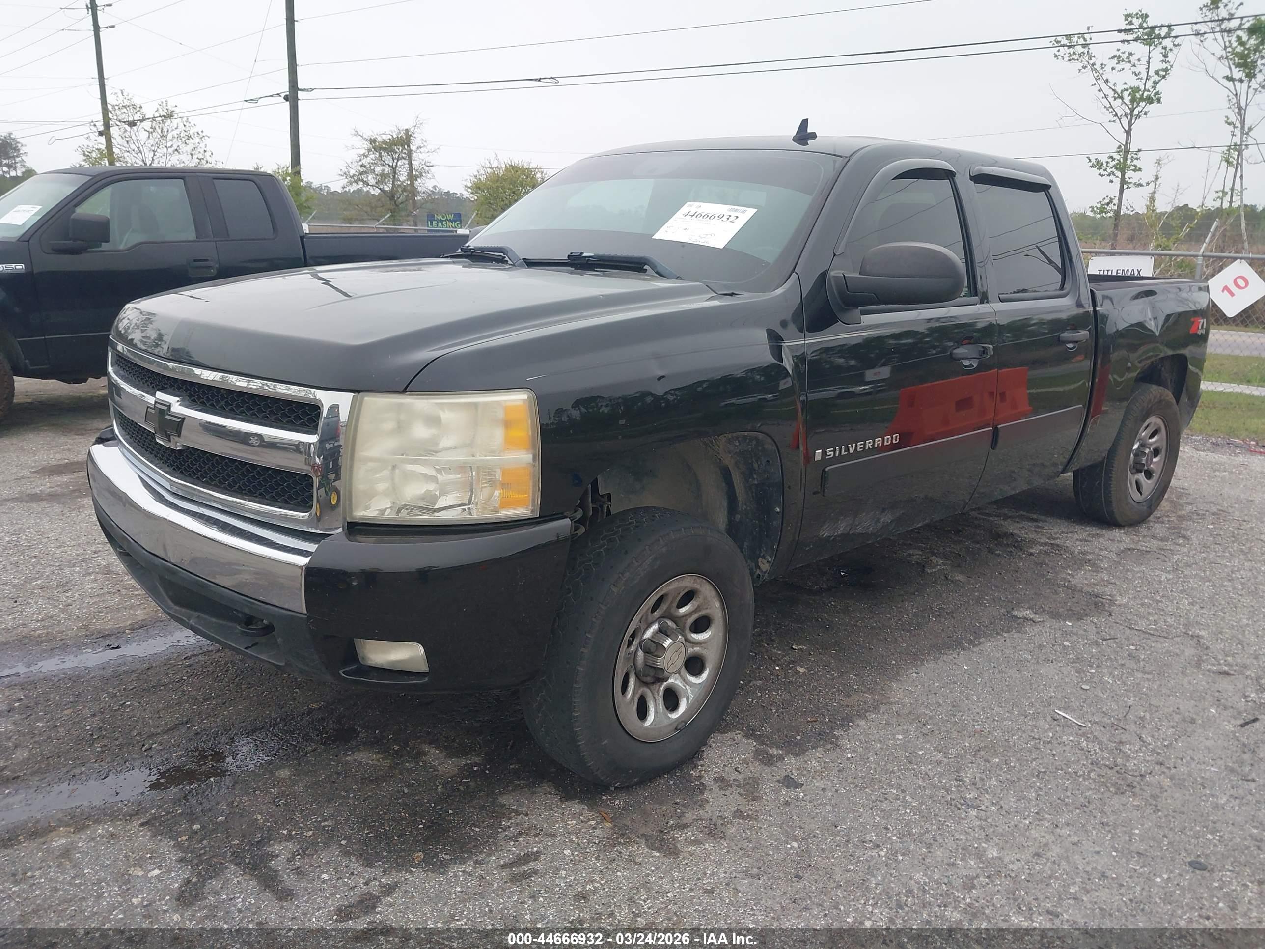 CHEVROLET SILVERADO image 2