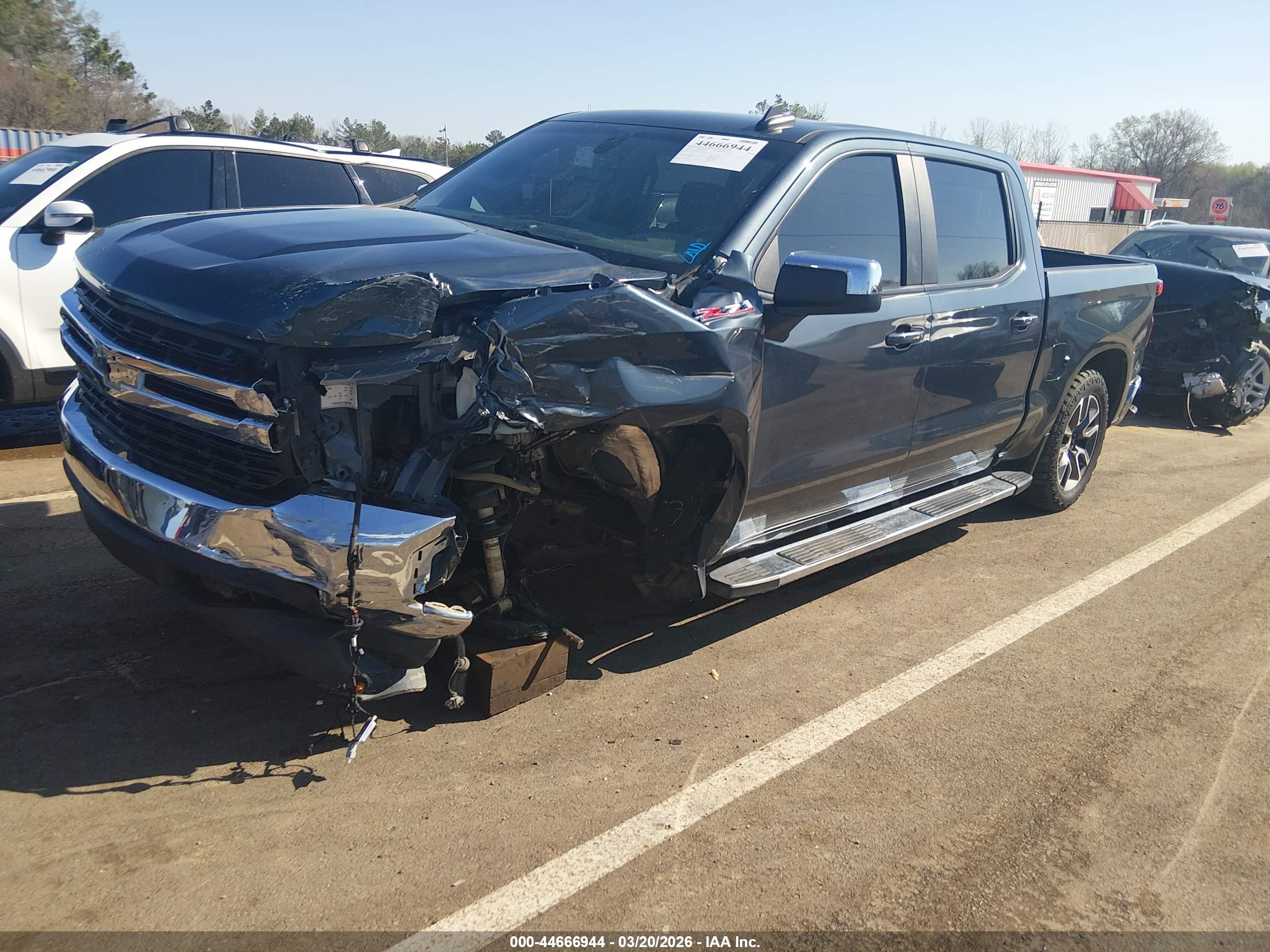 CHEVROLET SILVERADO image 2