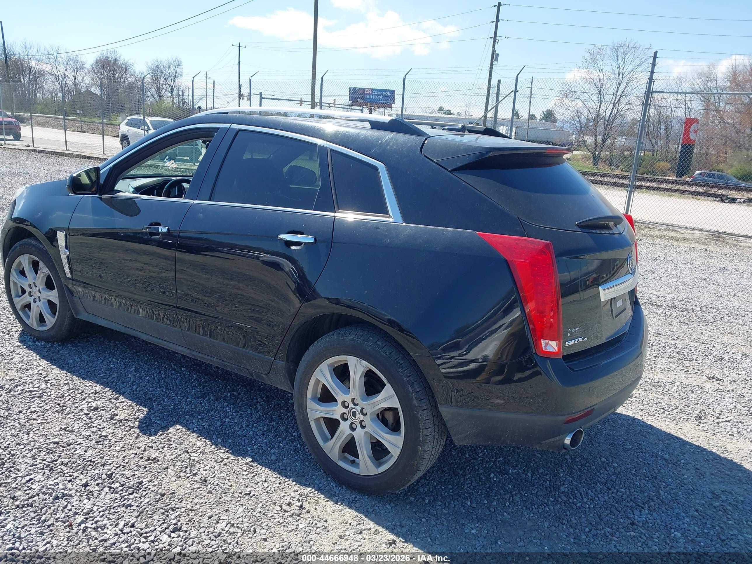 CADILLAC SRX image 3