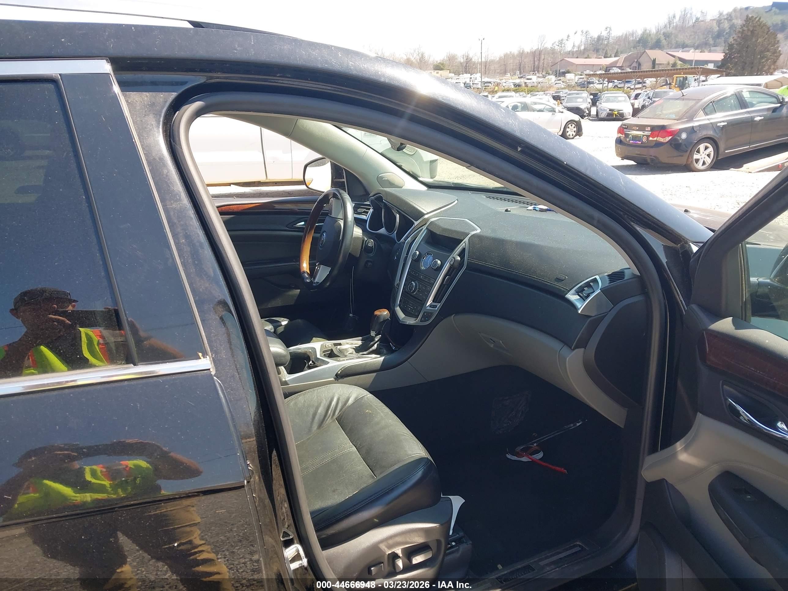 CADILLAC SRX image 5