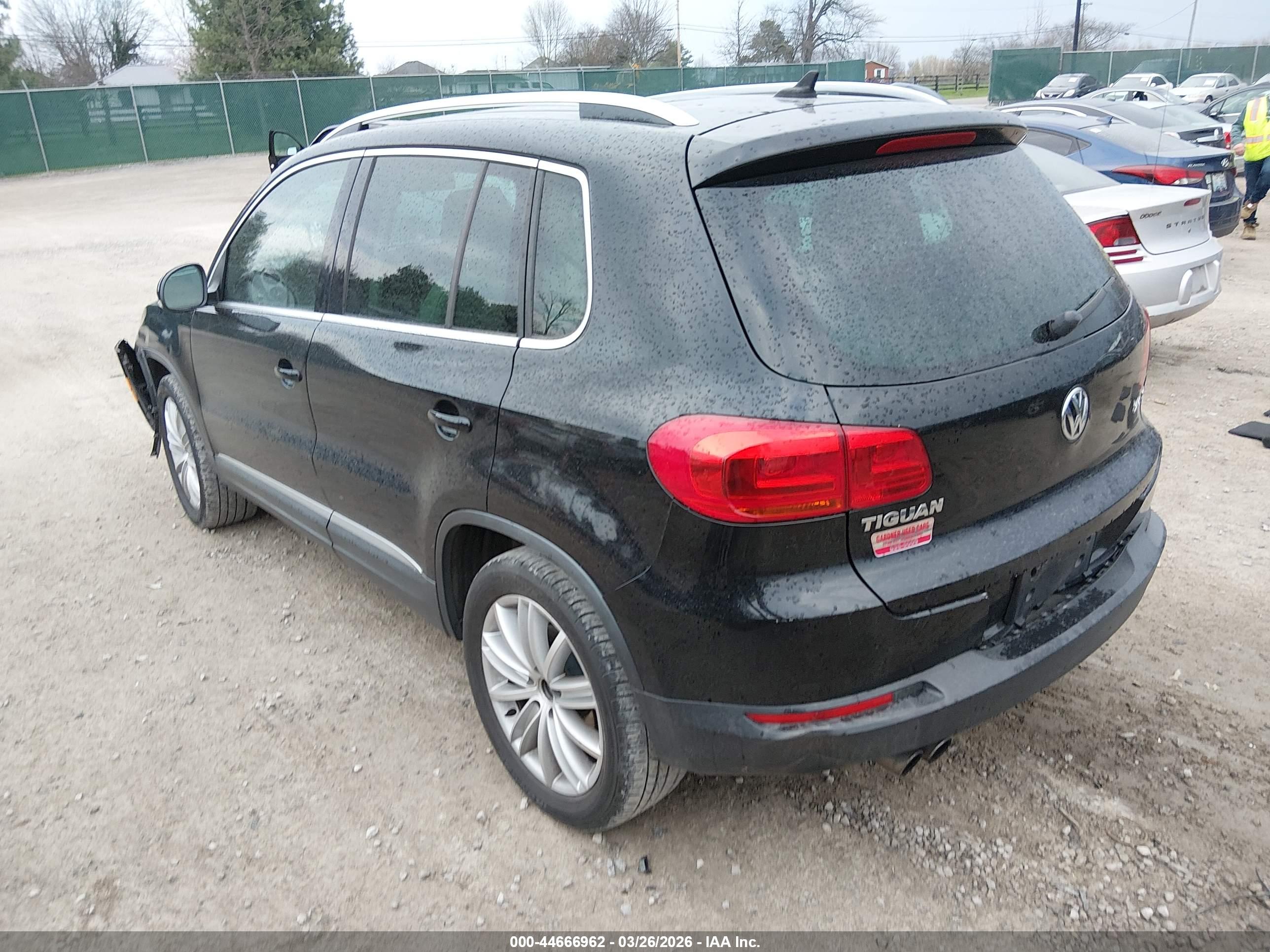 VOLKSWAGEN TIGUAN image 3