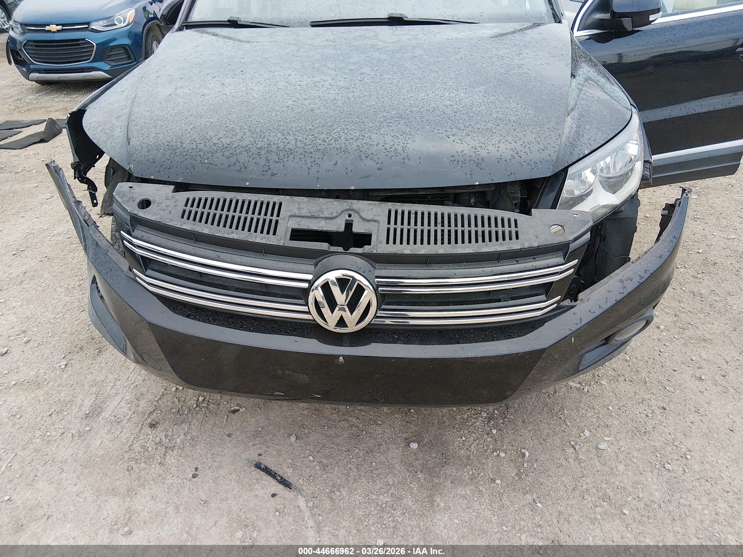 VOLKSWAGEN TIGUAN image 6