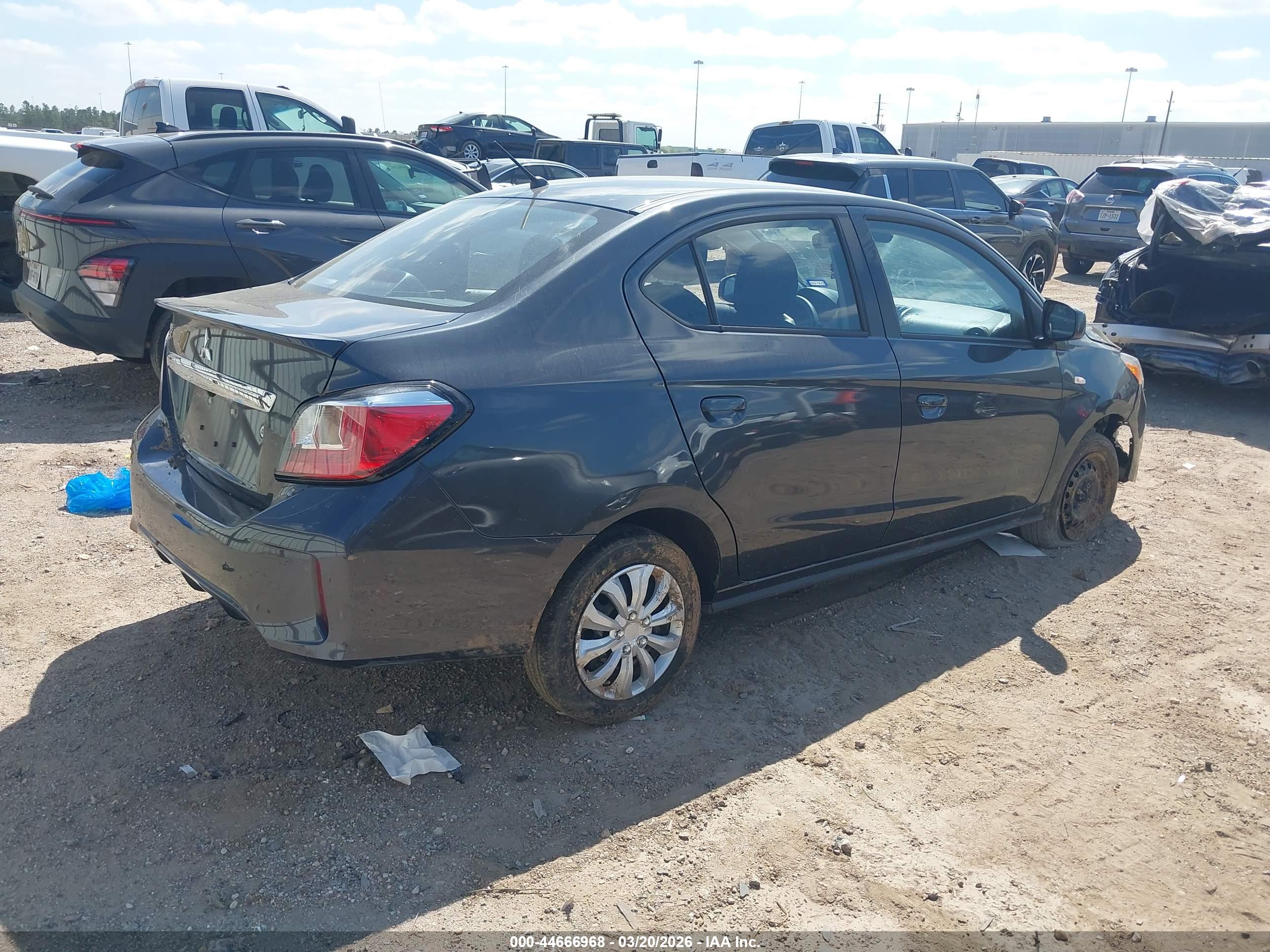 MITSUBISHI MIRAGE image 4