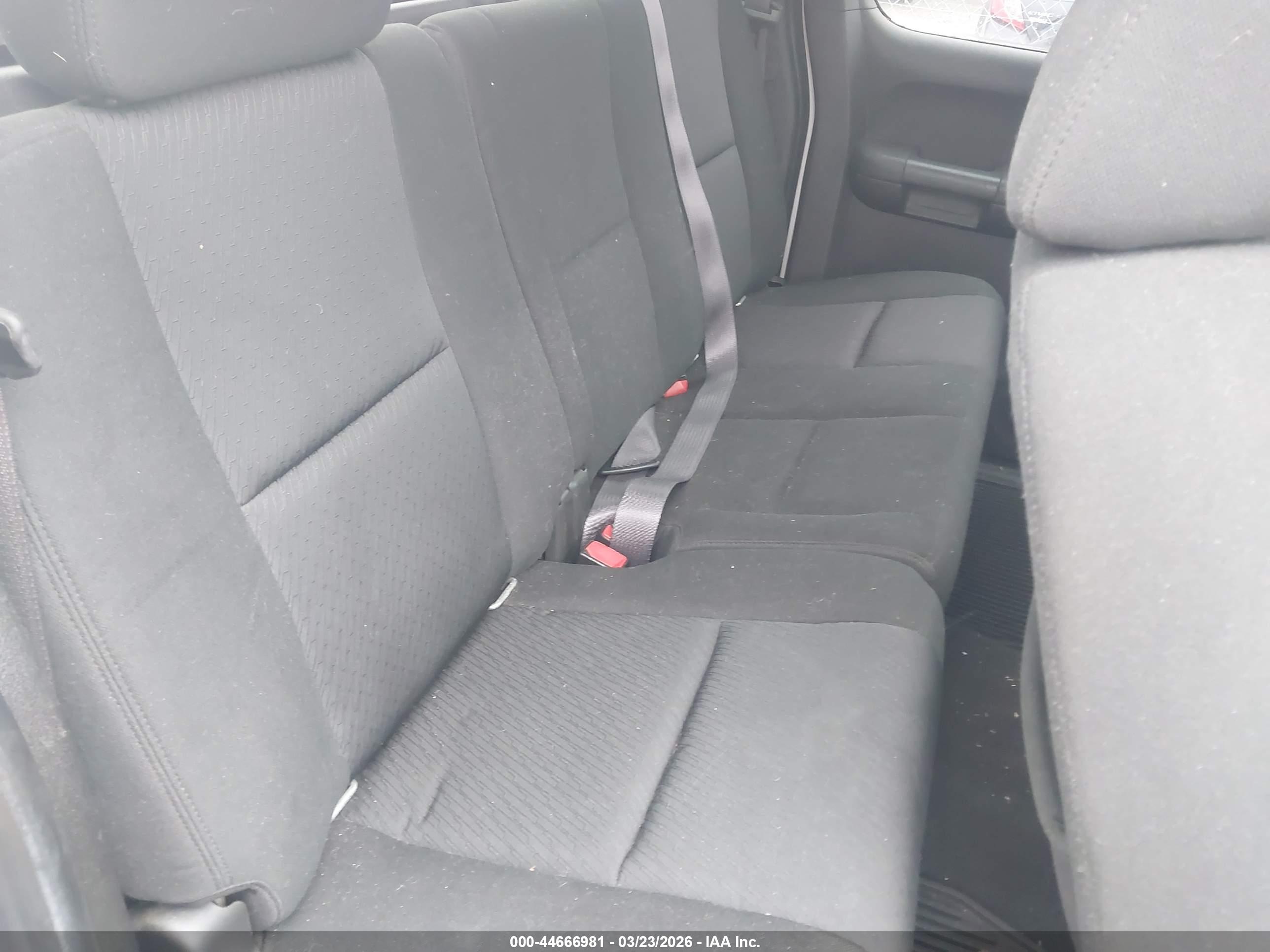 CHEVROLET SILVERADO image 8