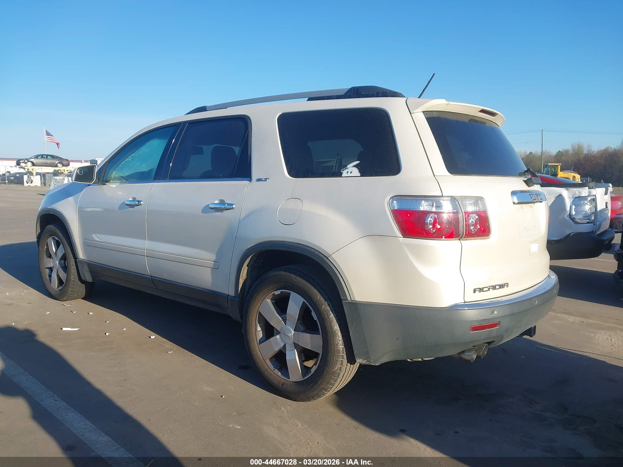 GMC ACADIA image 3