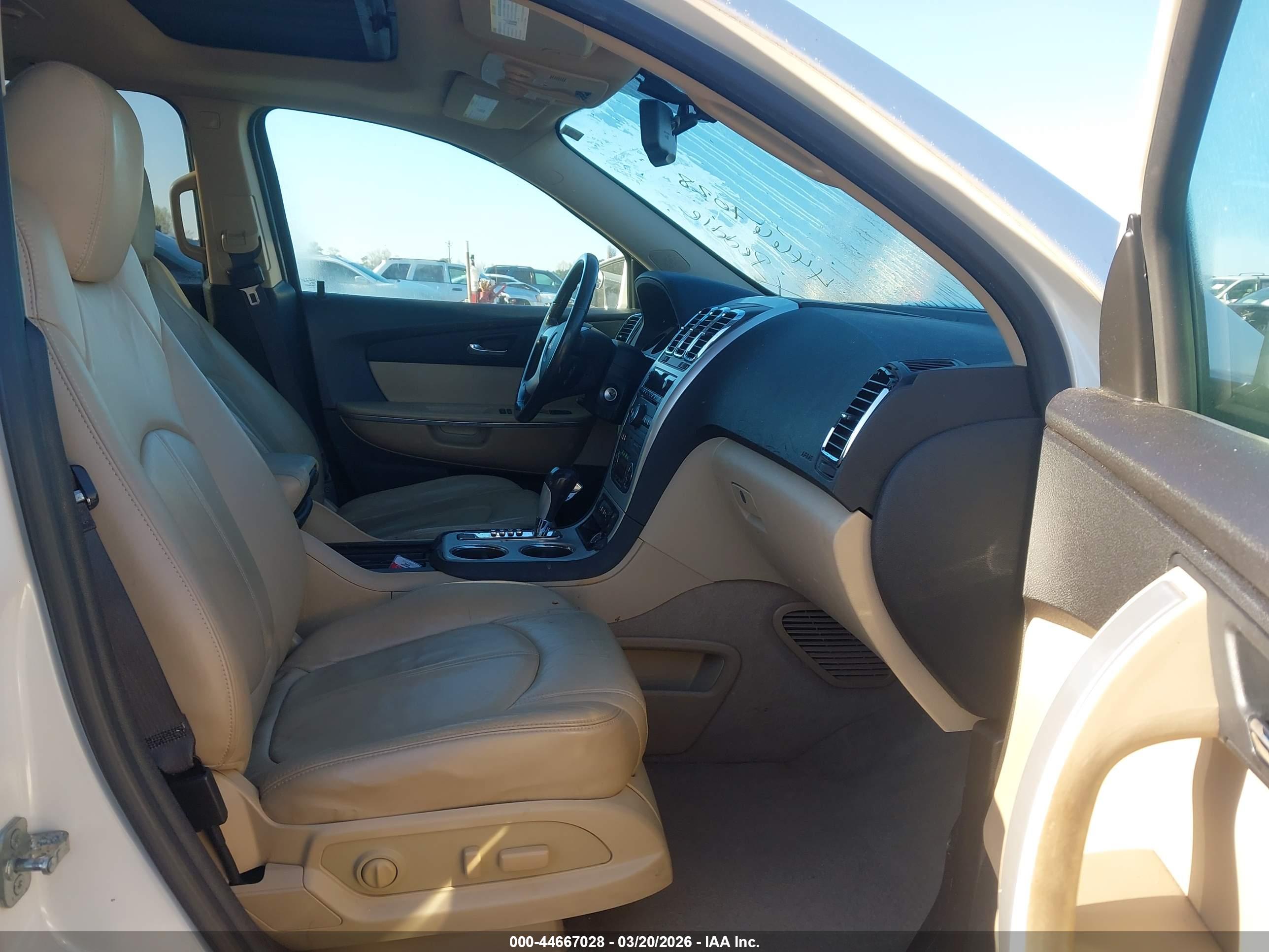 GMC ACADIA image 5