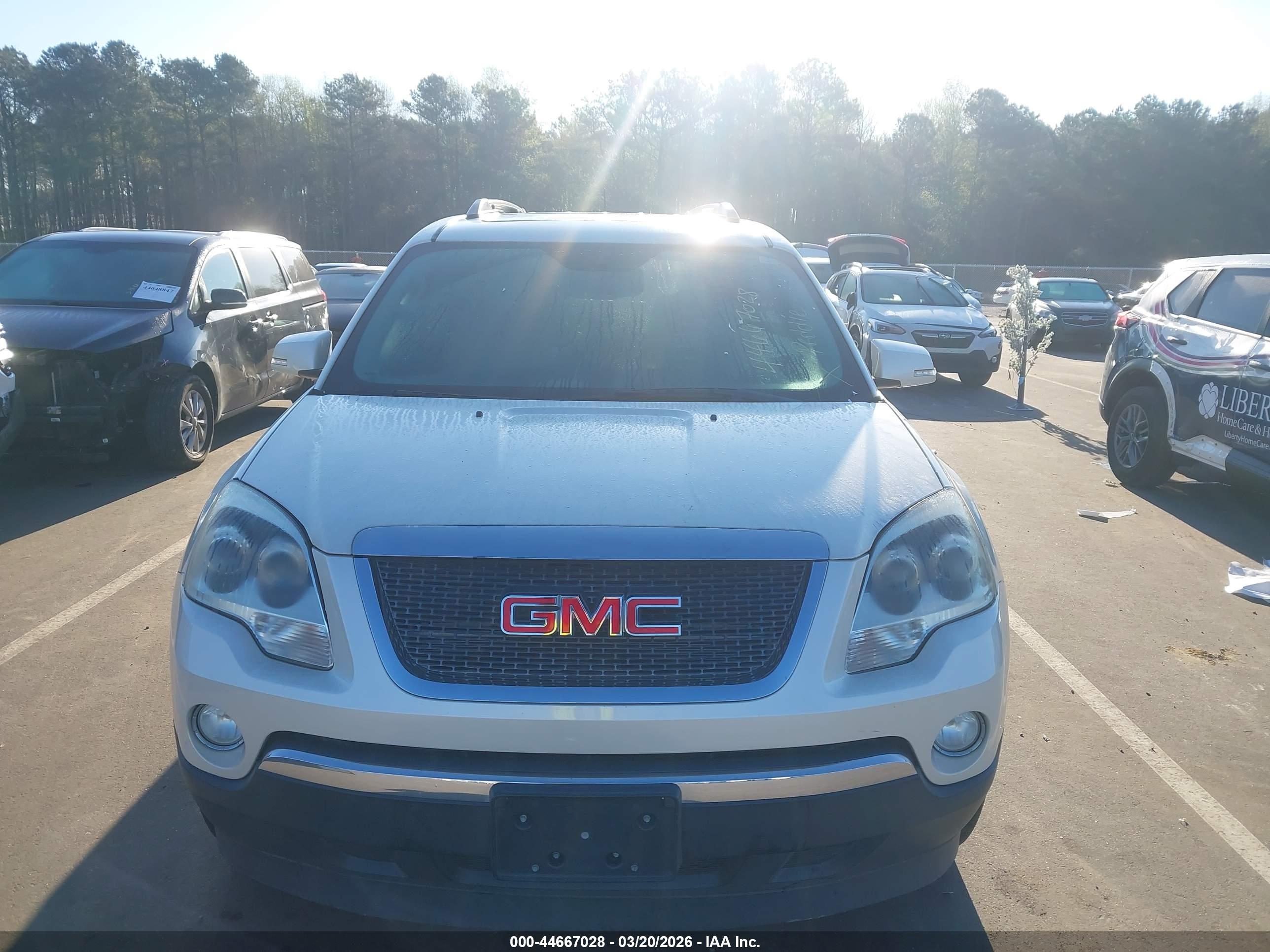 GMC ACADIA image 6
