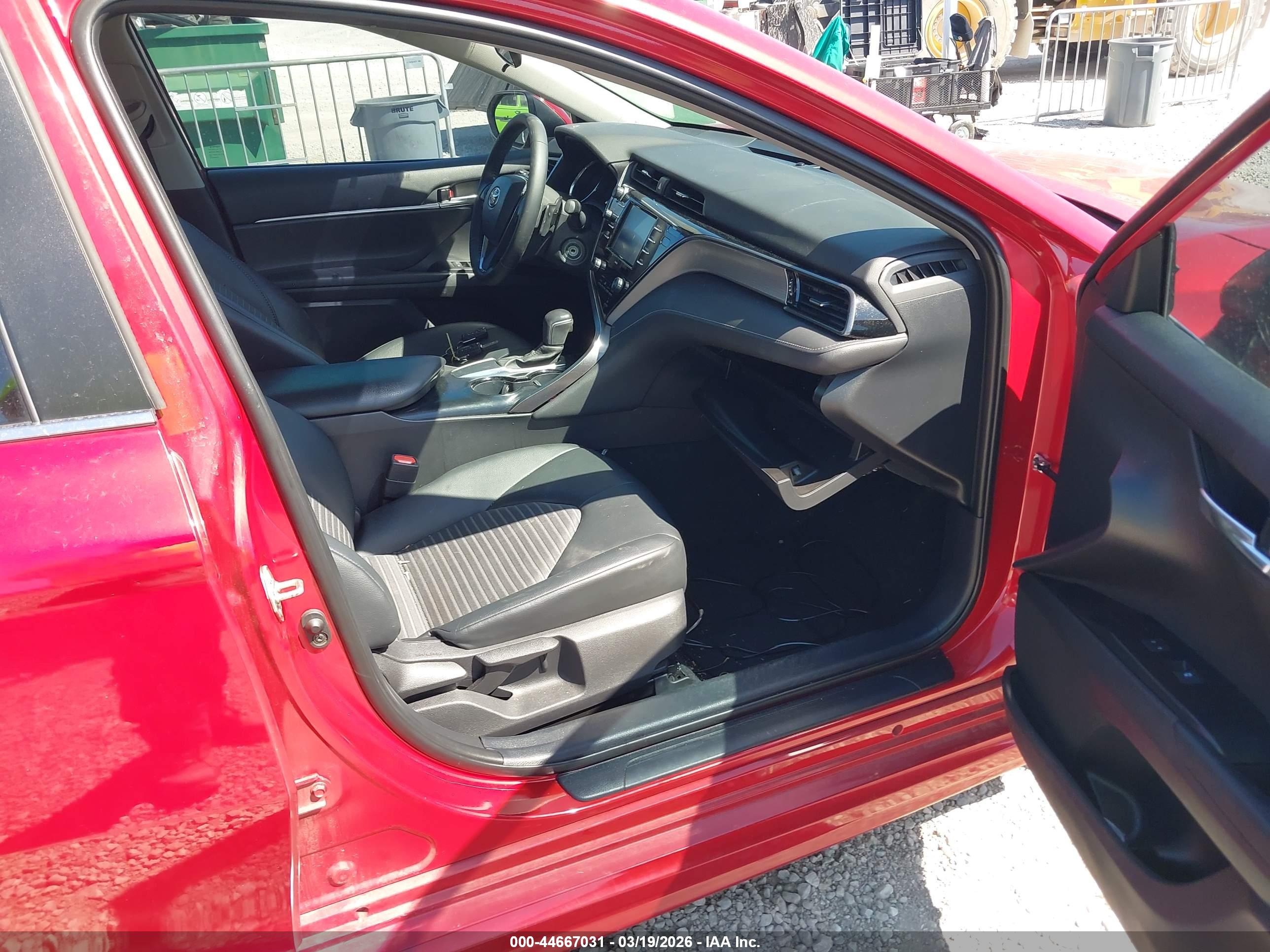 TOYOTA CAMRY image 5