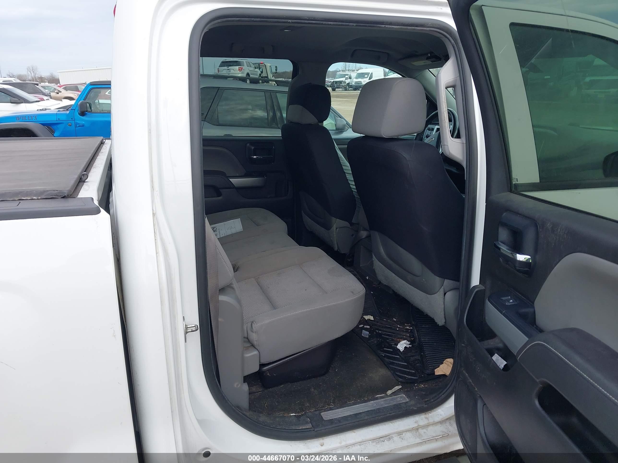 CHEVROLET SILVERADO image 8