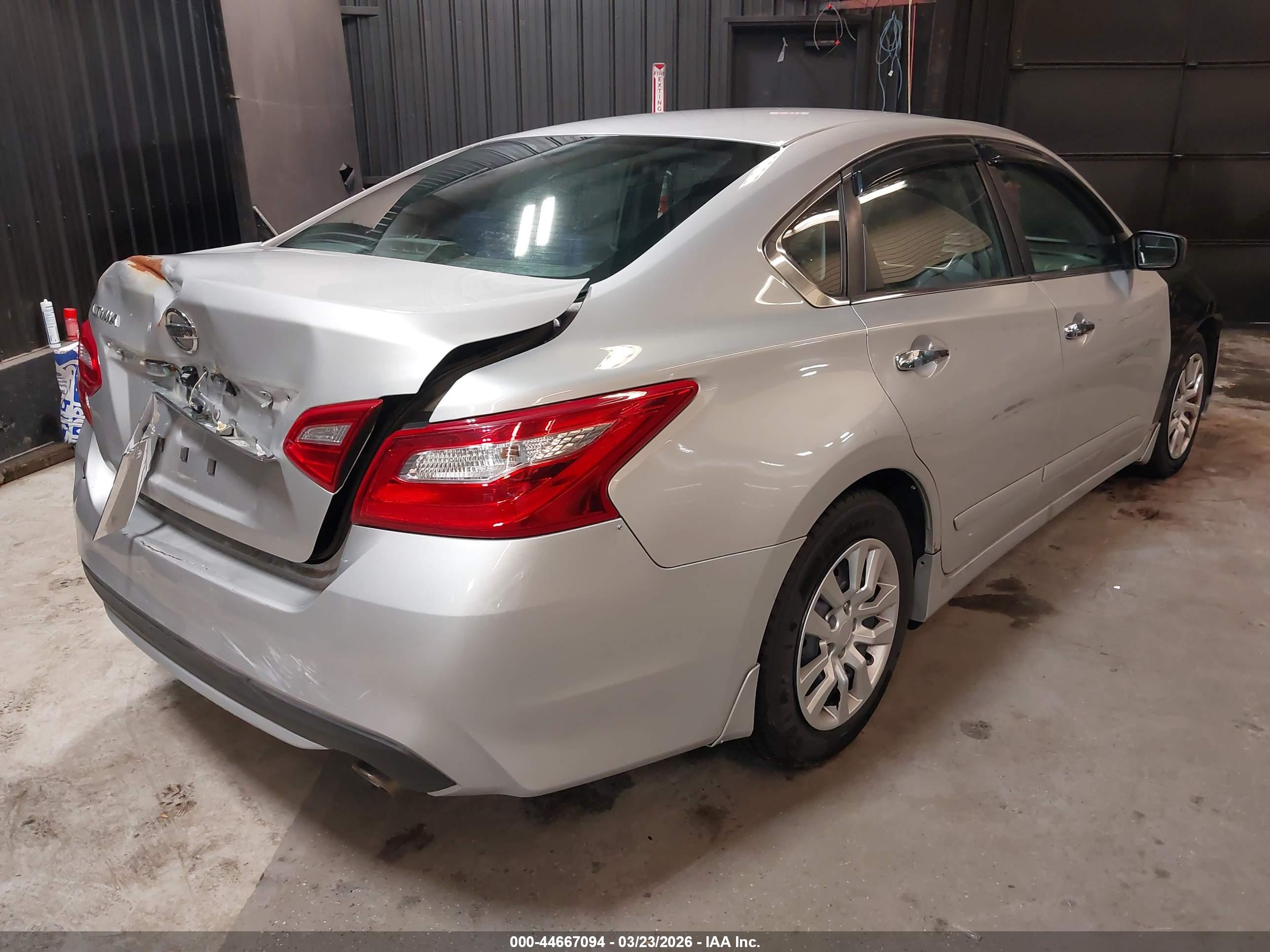 NISSAN ALTIMA image 4