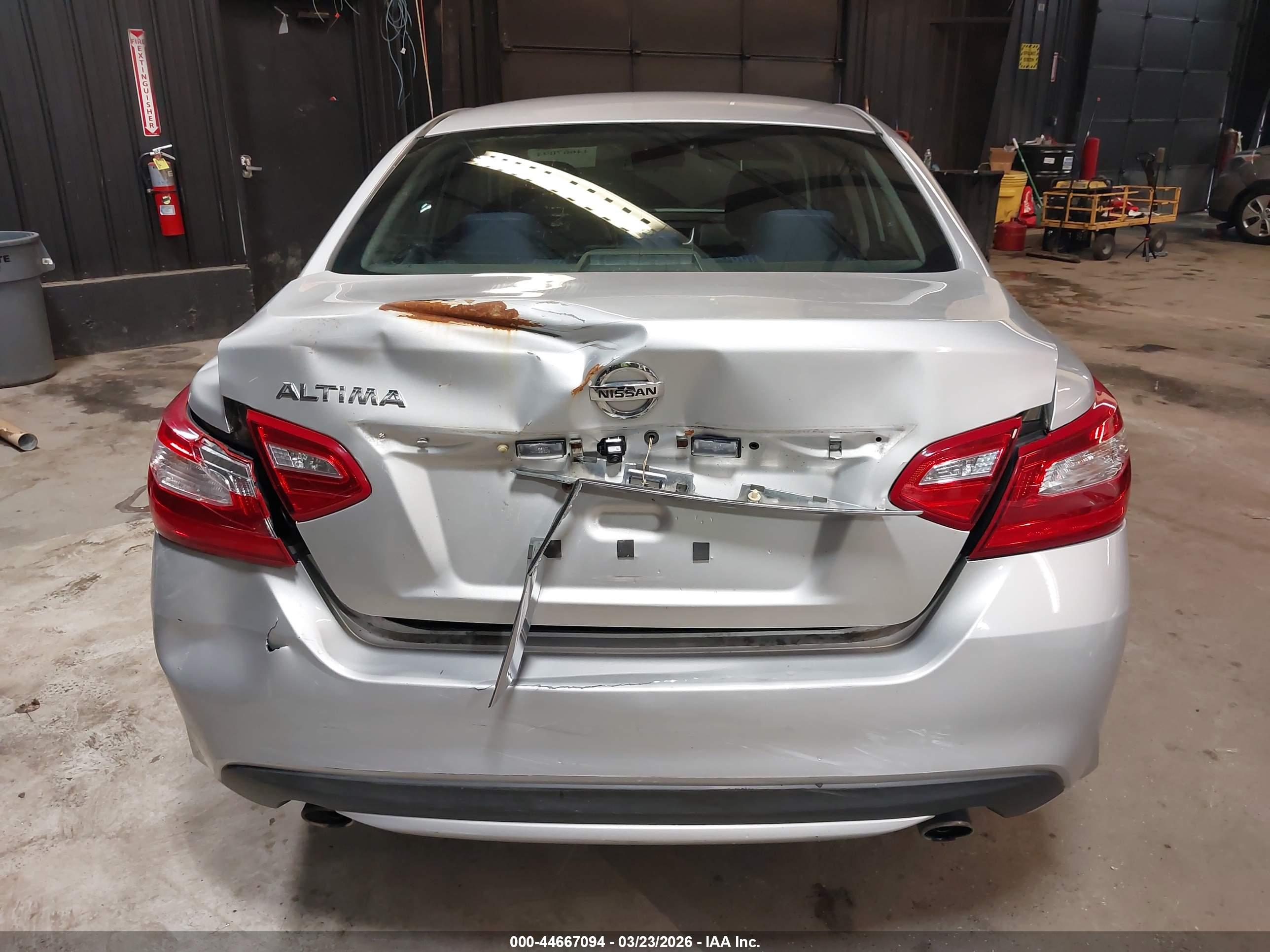 NISSAN ALTIMA image 6