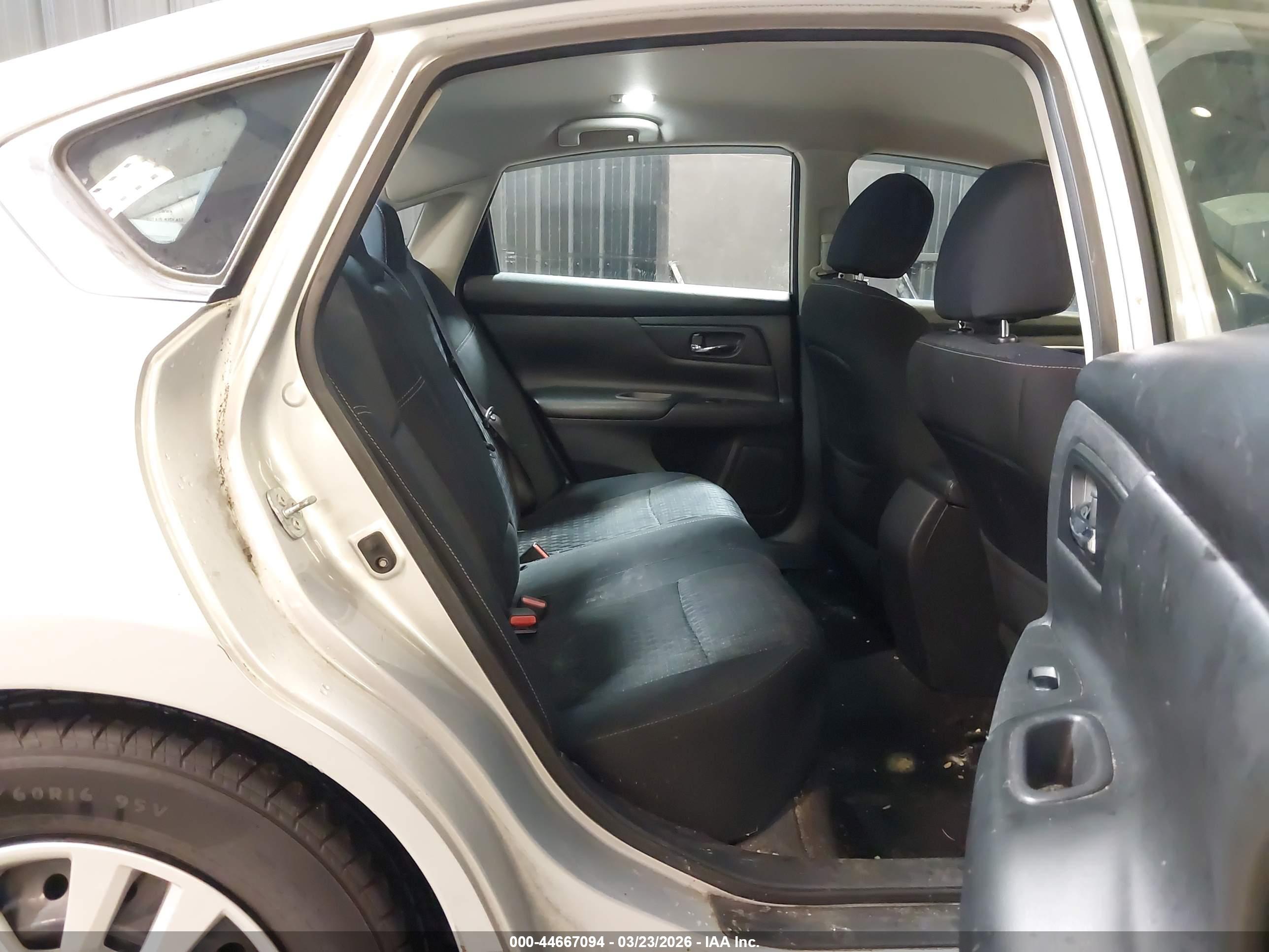 NISSAN ALTIMA image 8