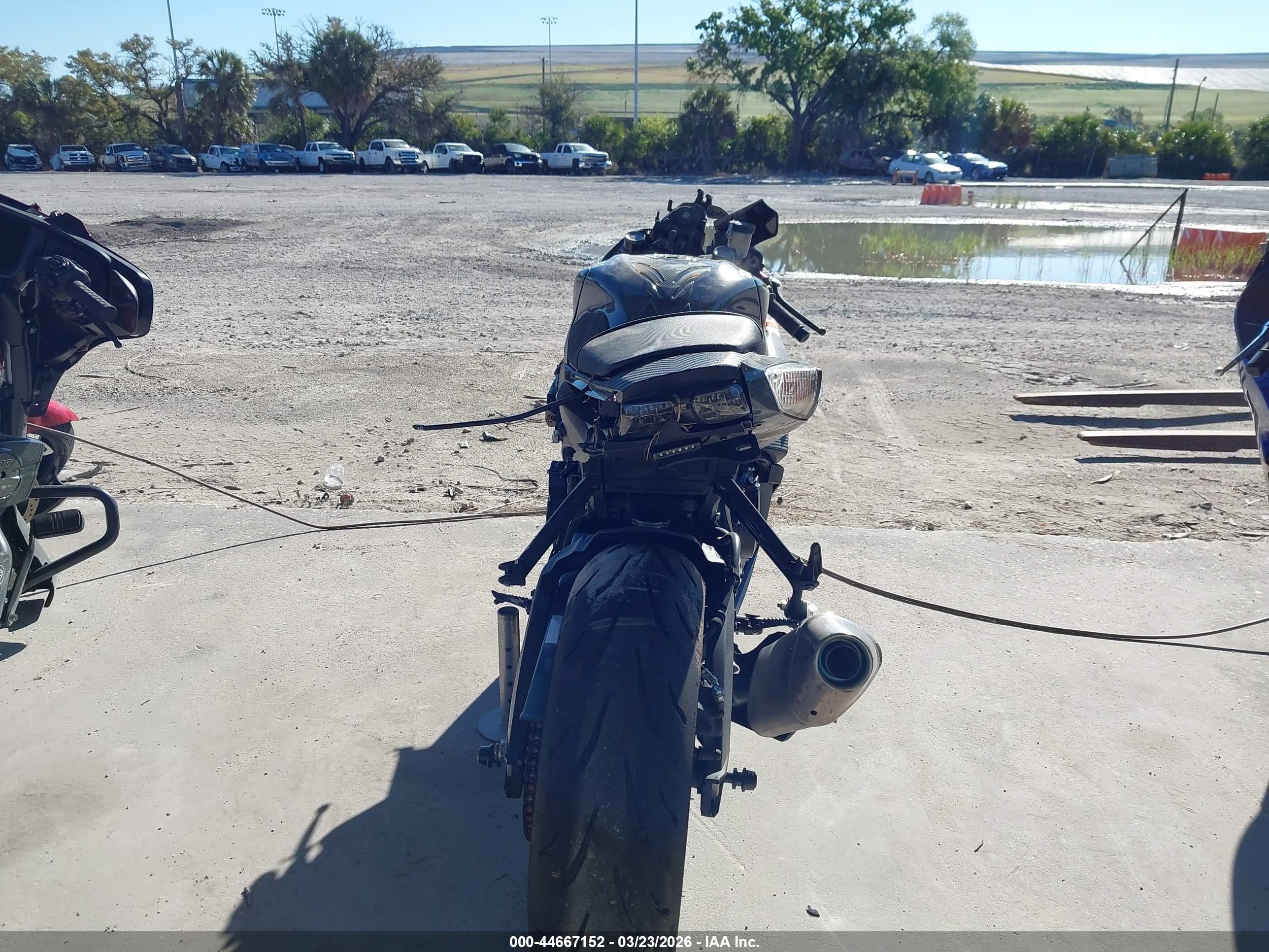 SUZUKI GSX-R600 image 6