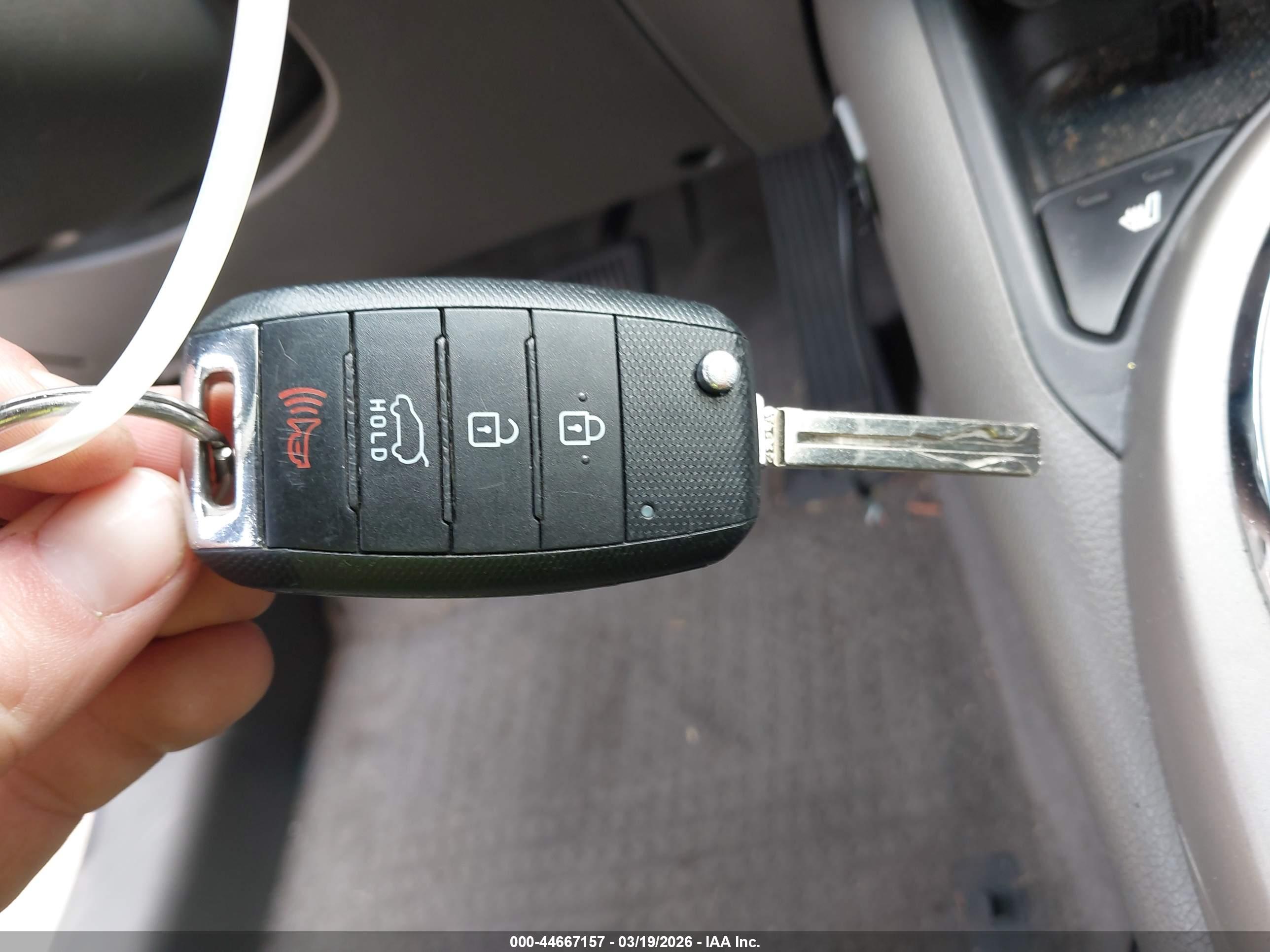 KIA SPORTAGE image 11
