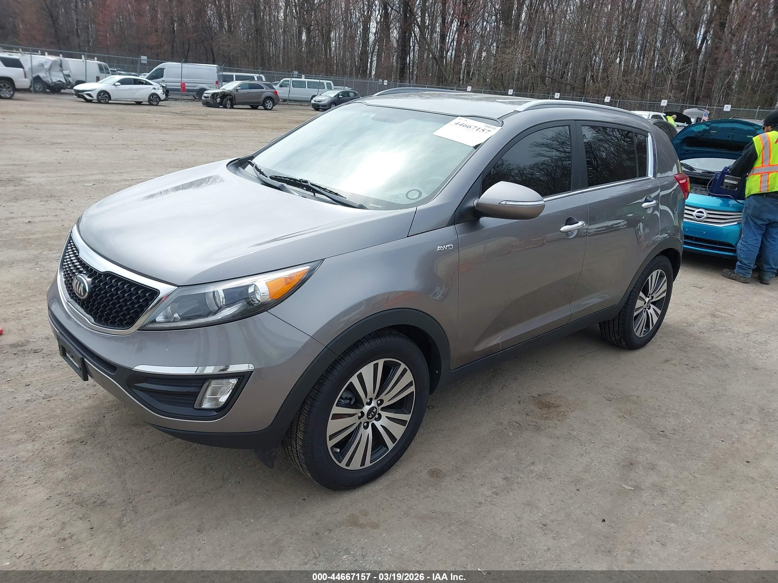 KIA SPORTAGE image 2