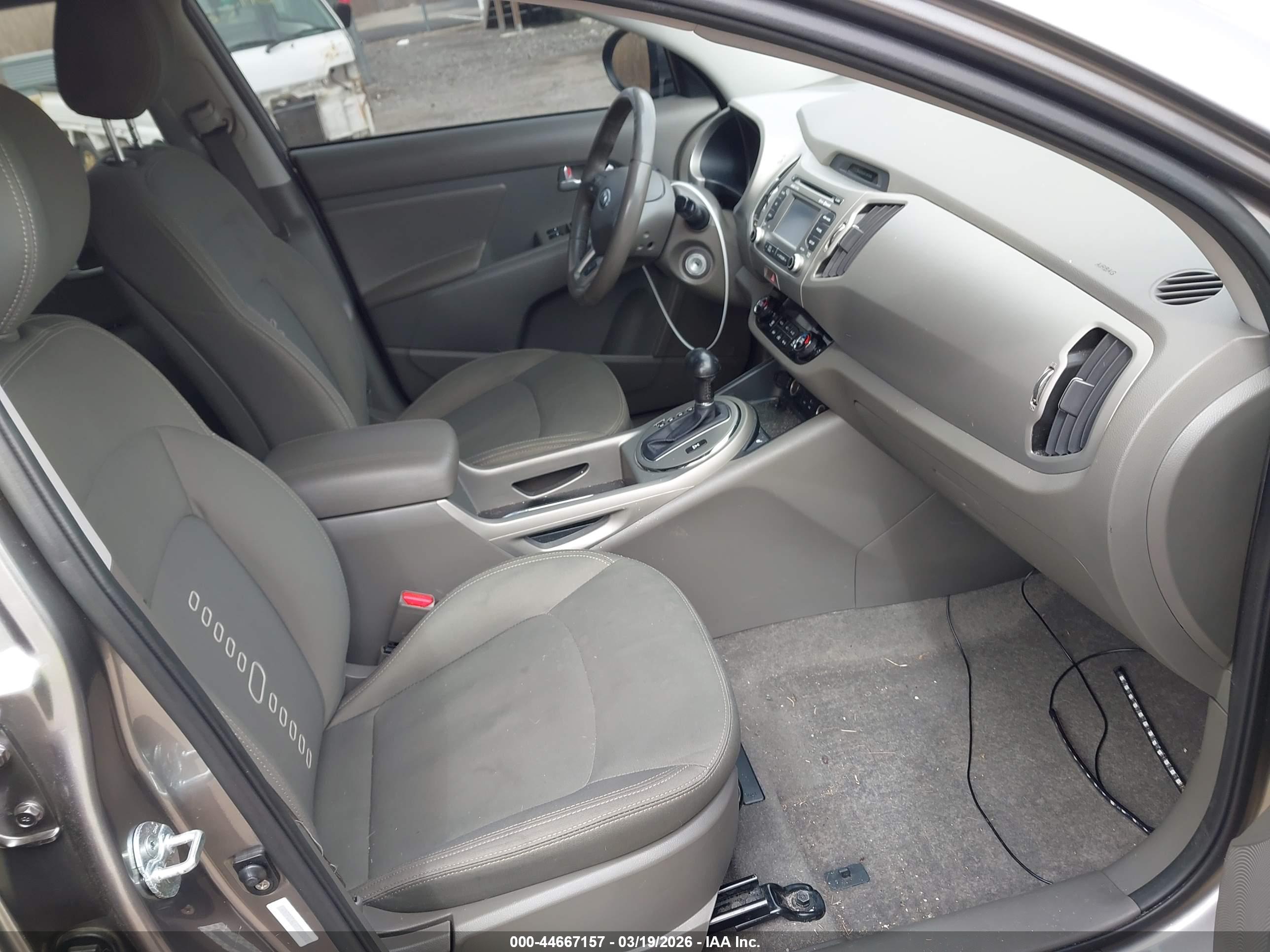 KIA SPORTAGE image 5