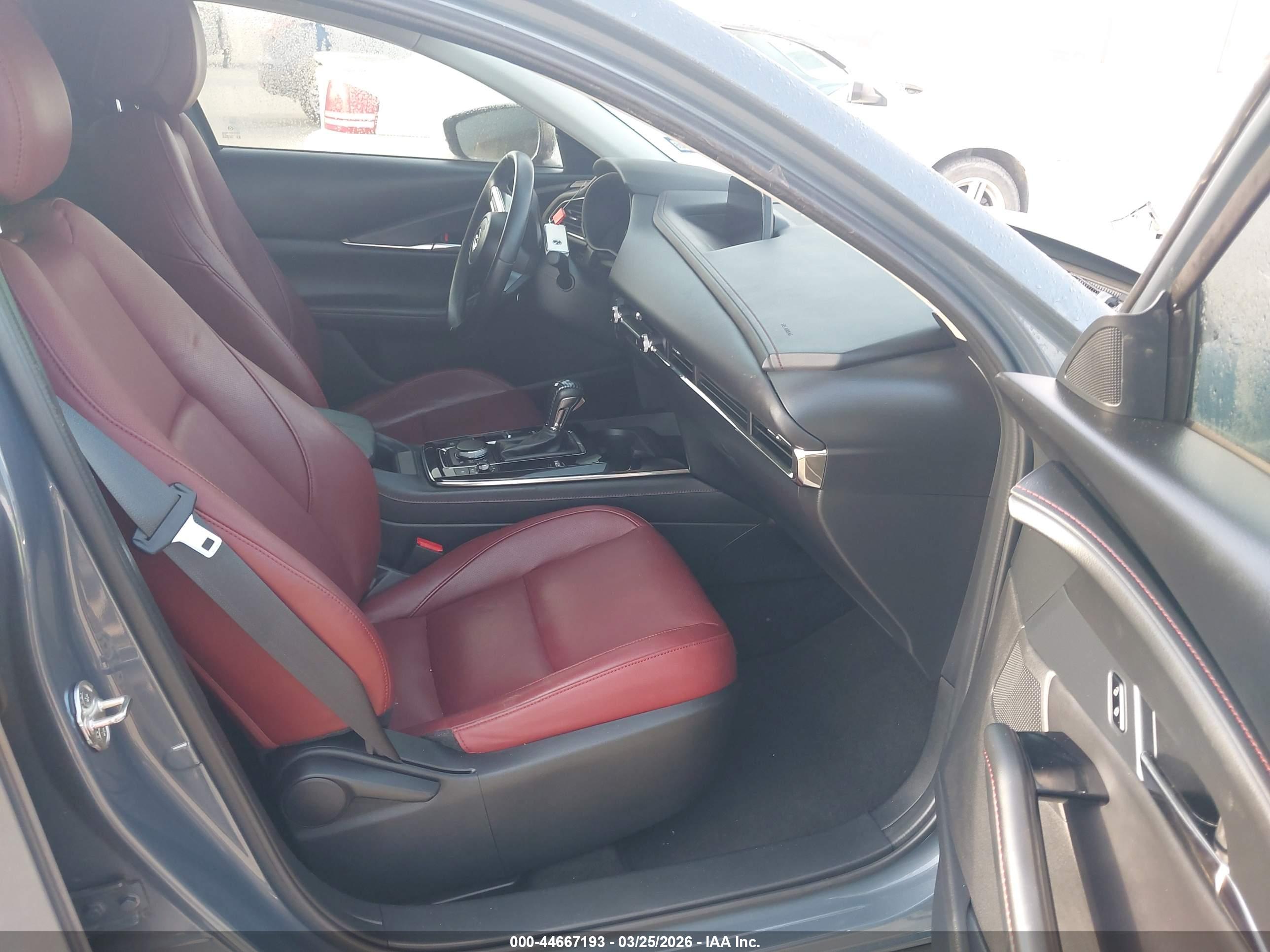 MAZDA CX-30 image 5