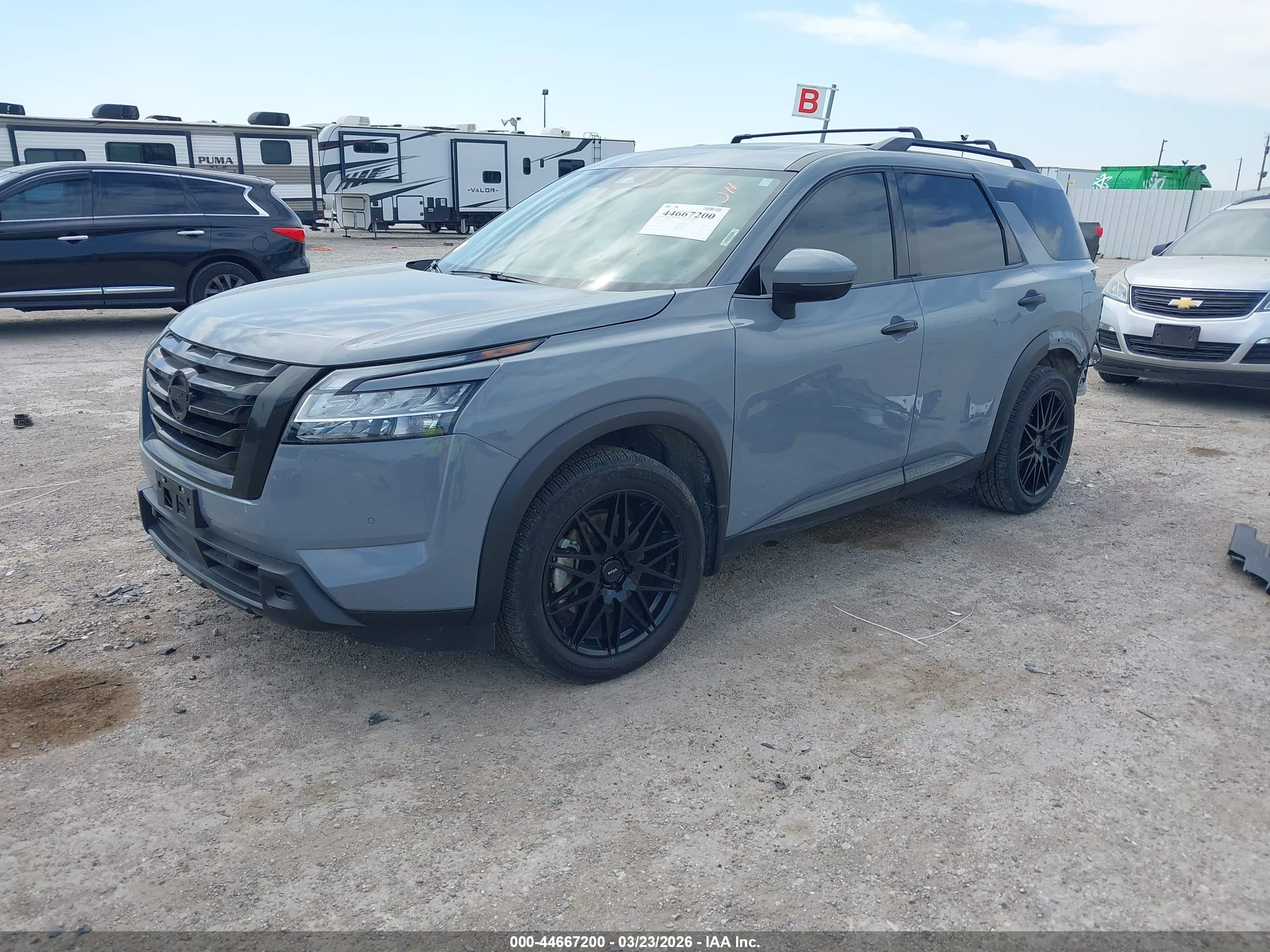NISSAN PATHFINDER image 2