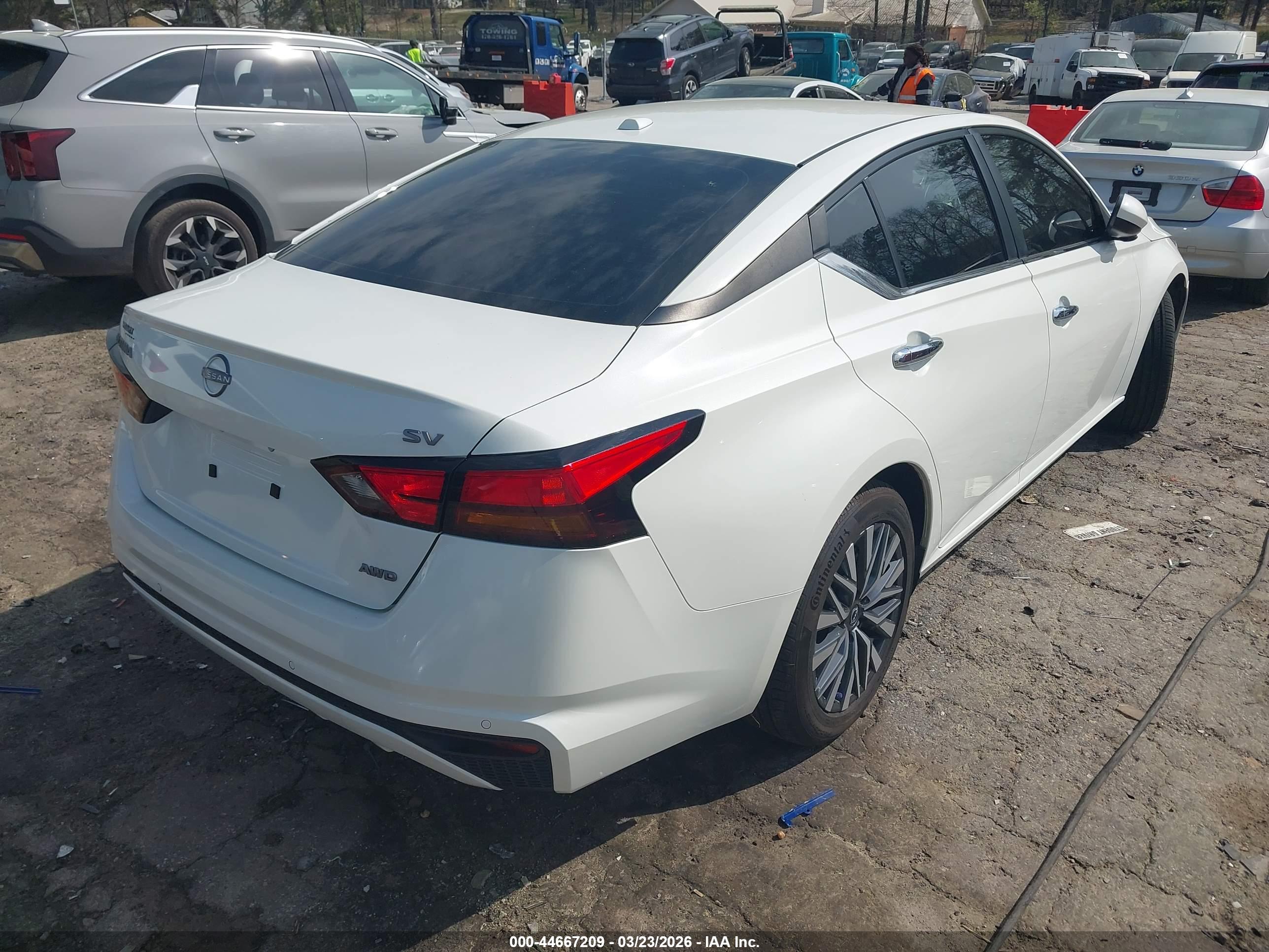 NISSAN ALTIMA image 4