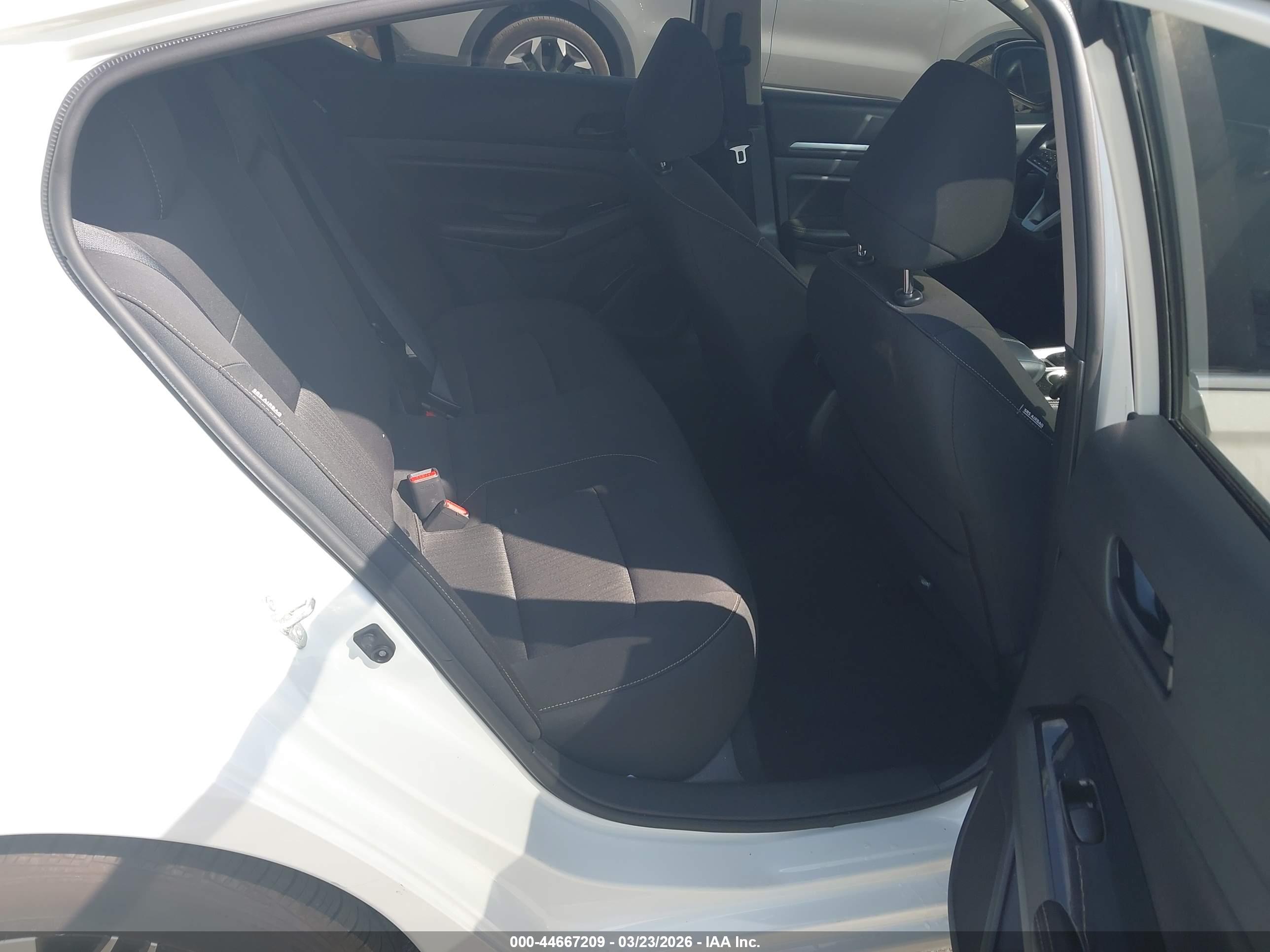NISSAN ALTIMA image 8