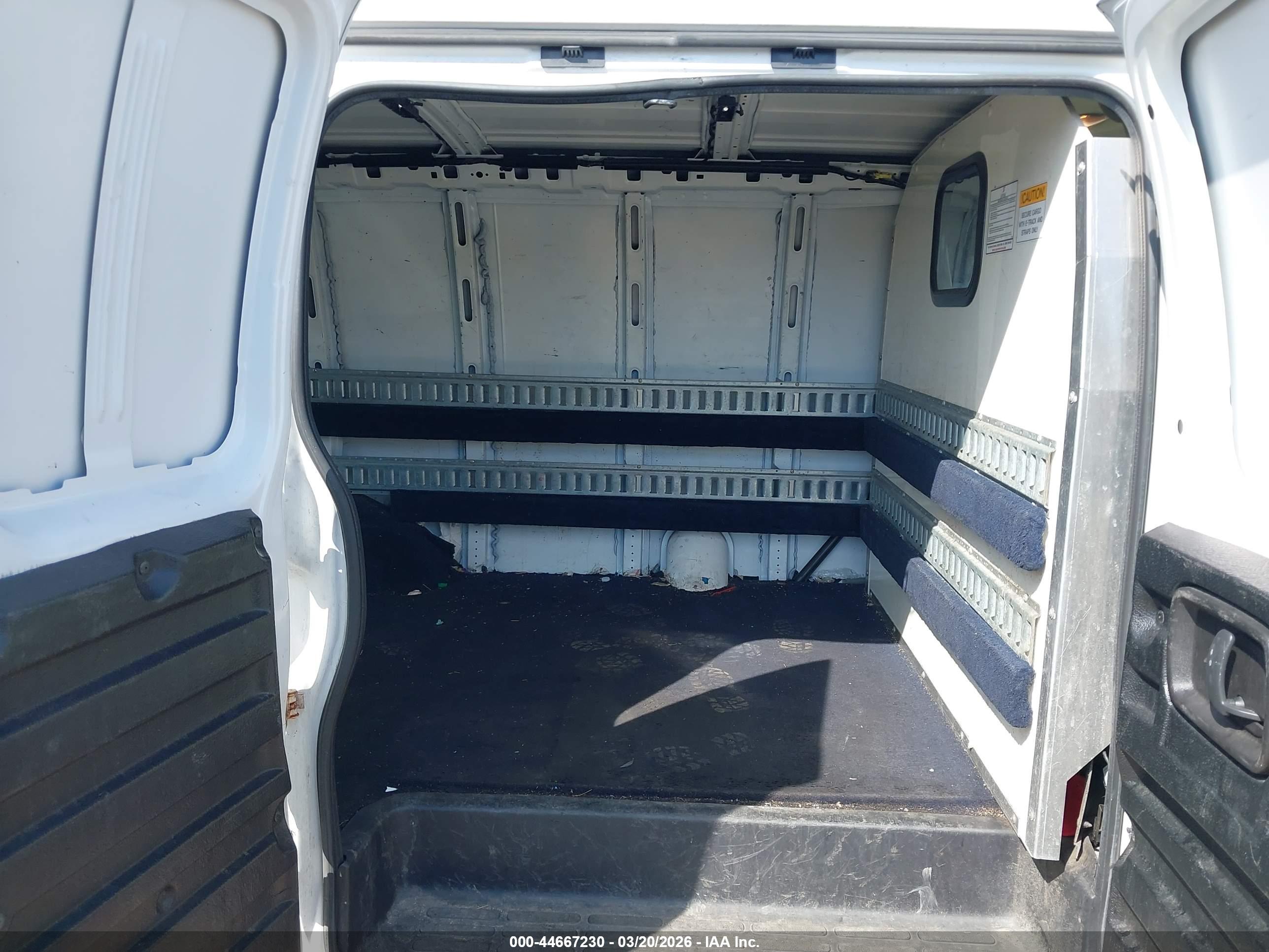 CHEVROLET EXPRESS image 8