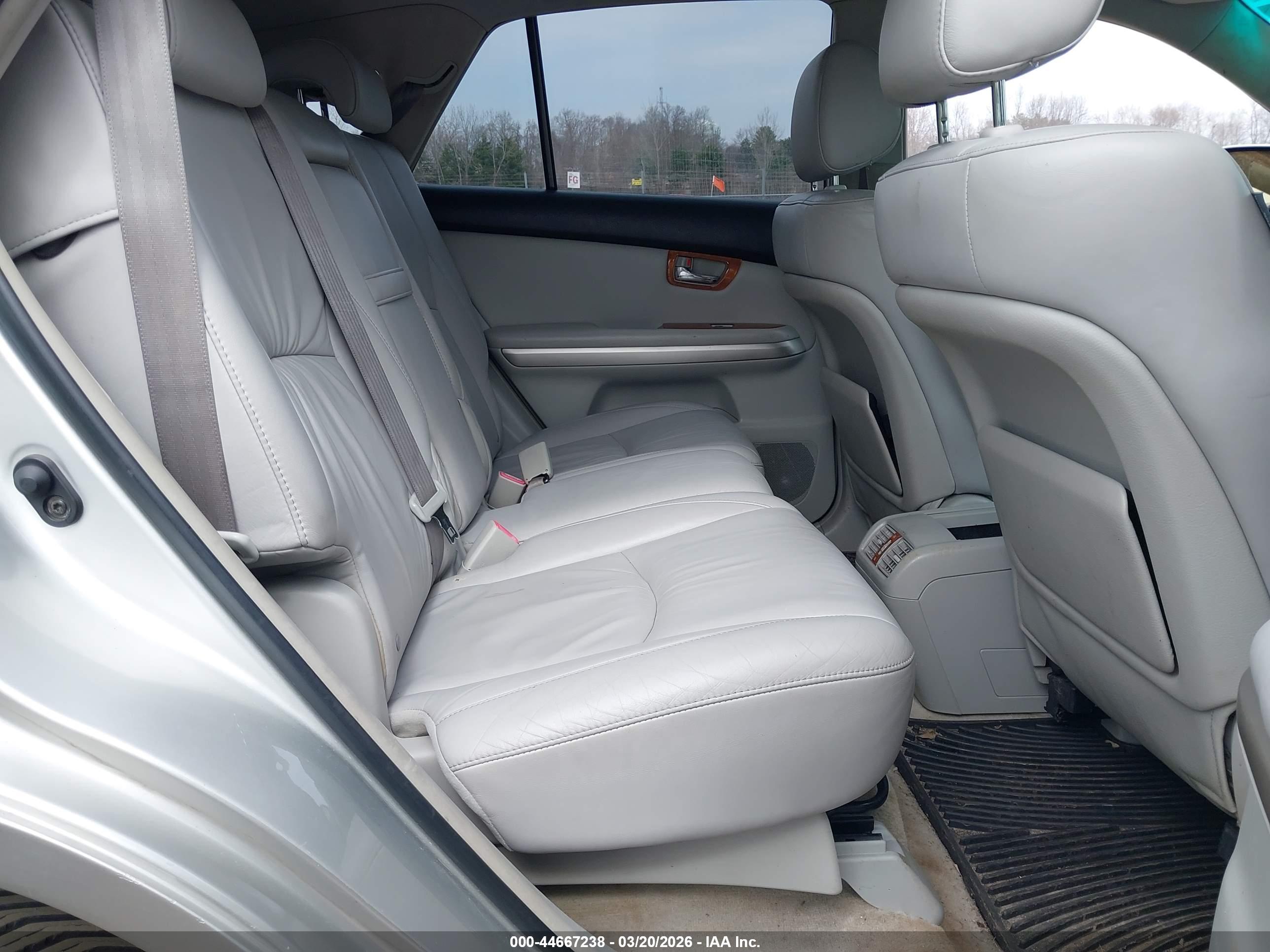 LEXUS RX image 8