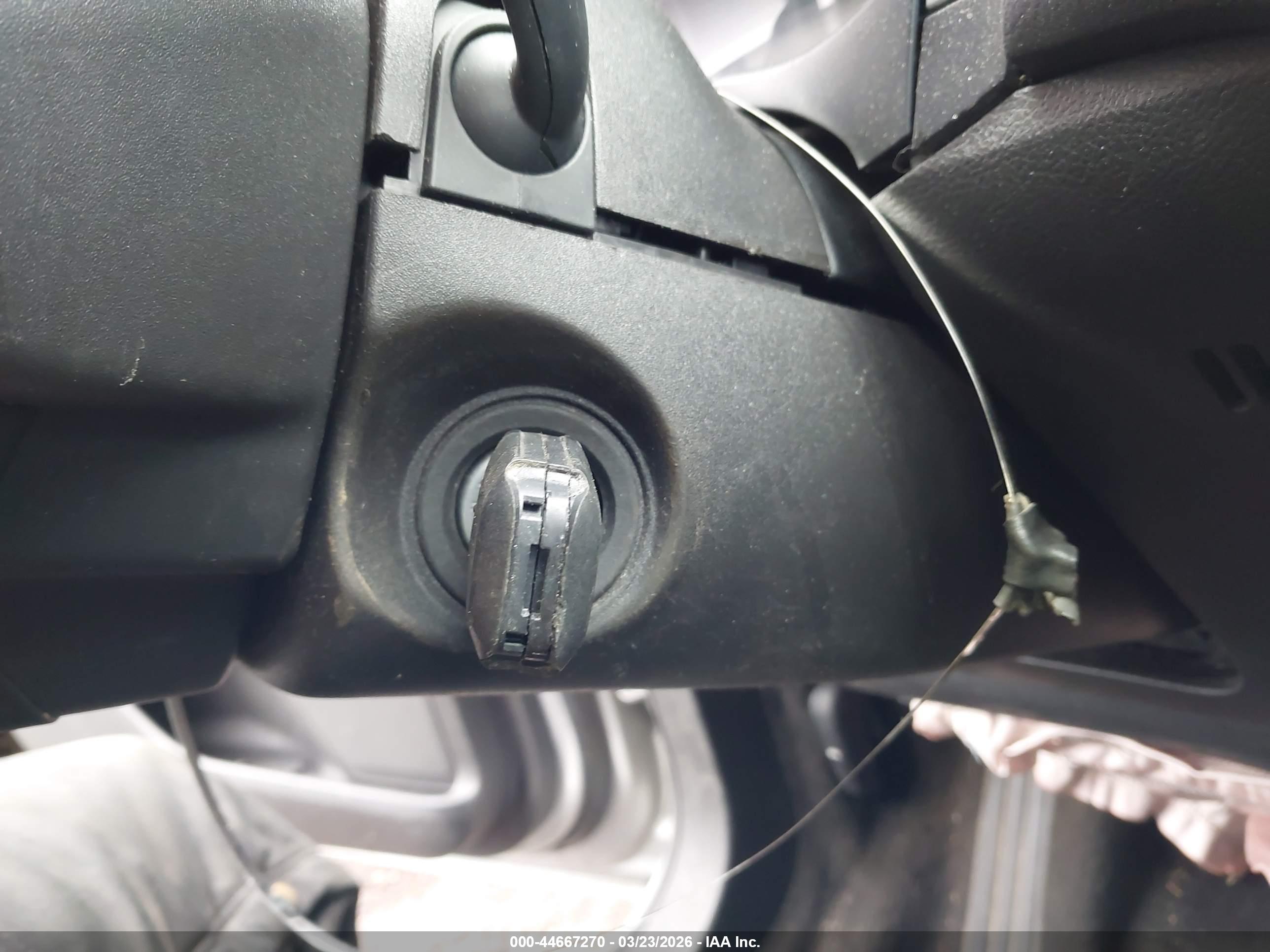 FORD FUSION image 11