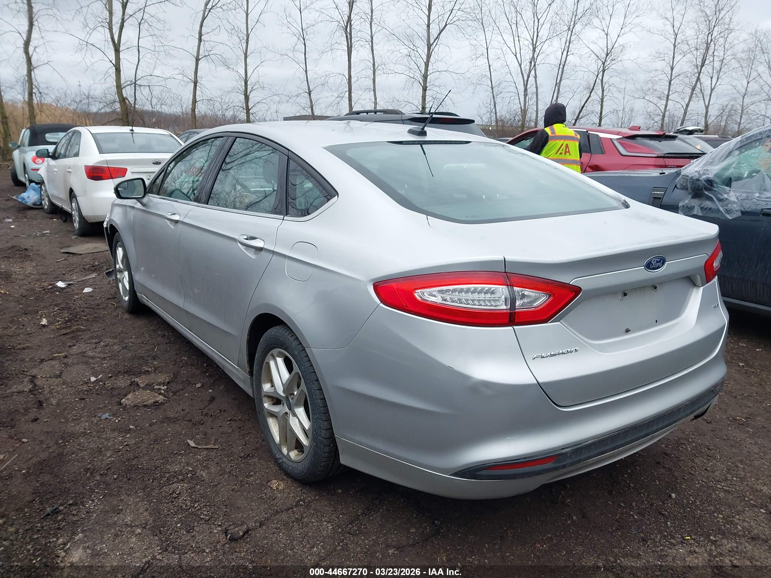 FORD FUSION image 3