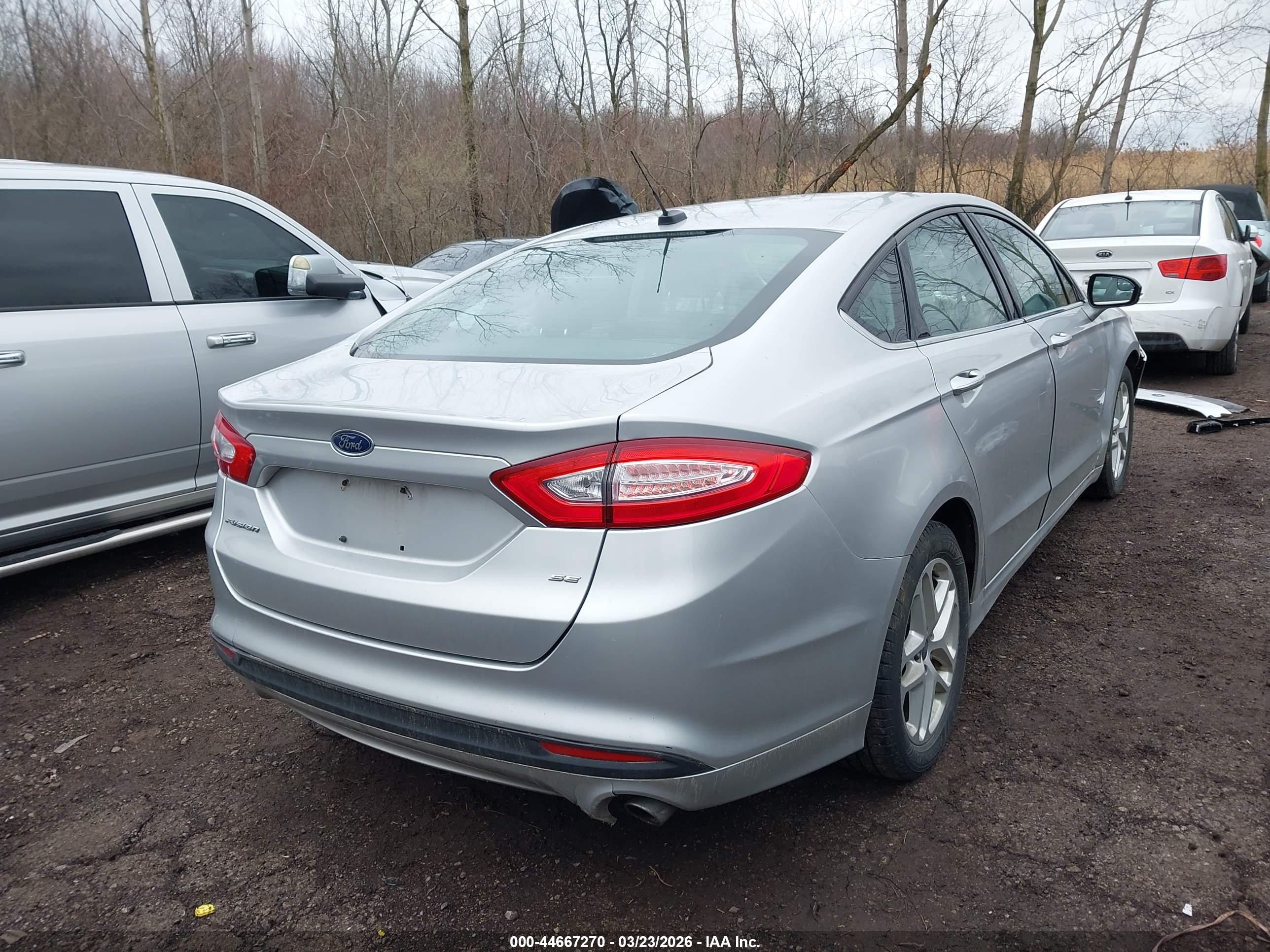 FORD FUSION image 4