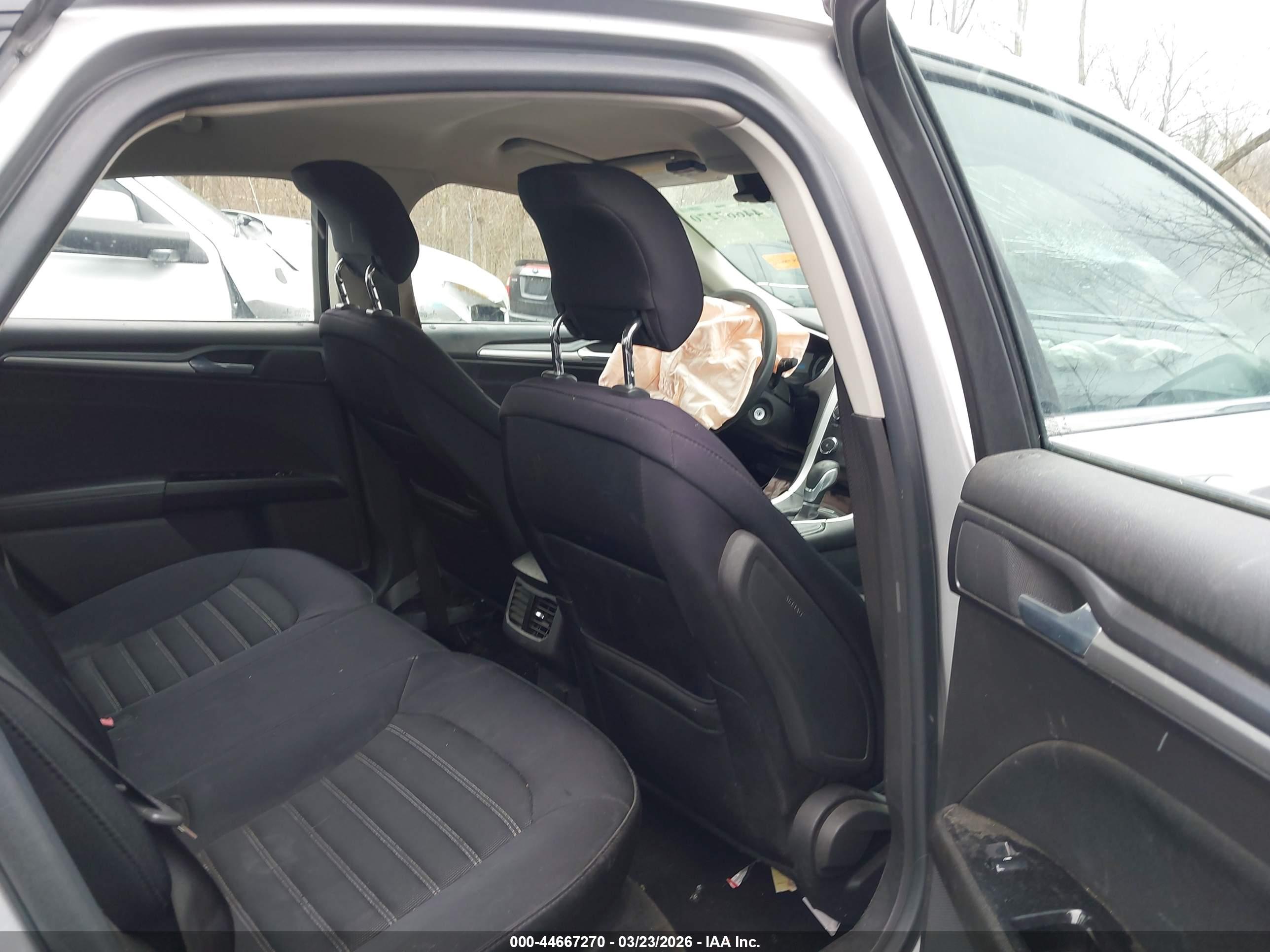 FORD FUSION image 8
