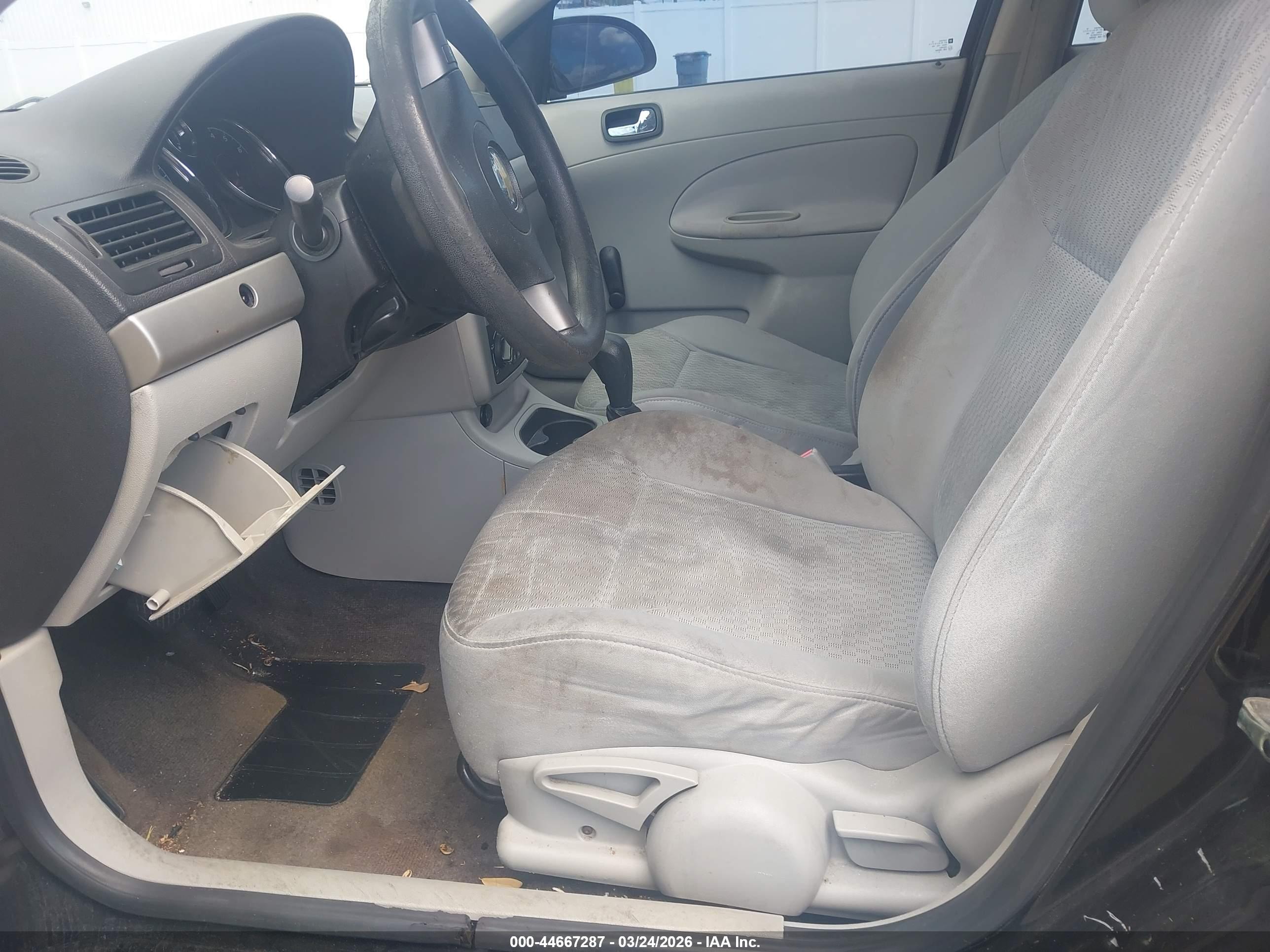 CHEVROLET COBALT image 5