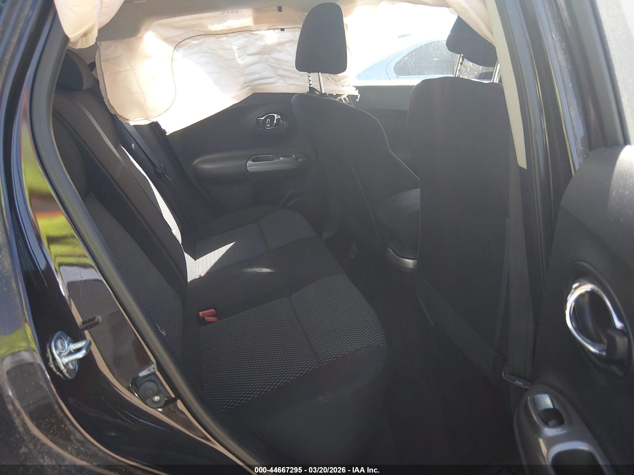 NISSAN JUKE image 8