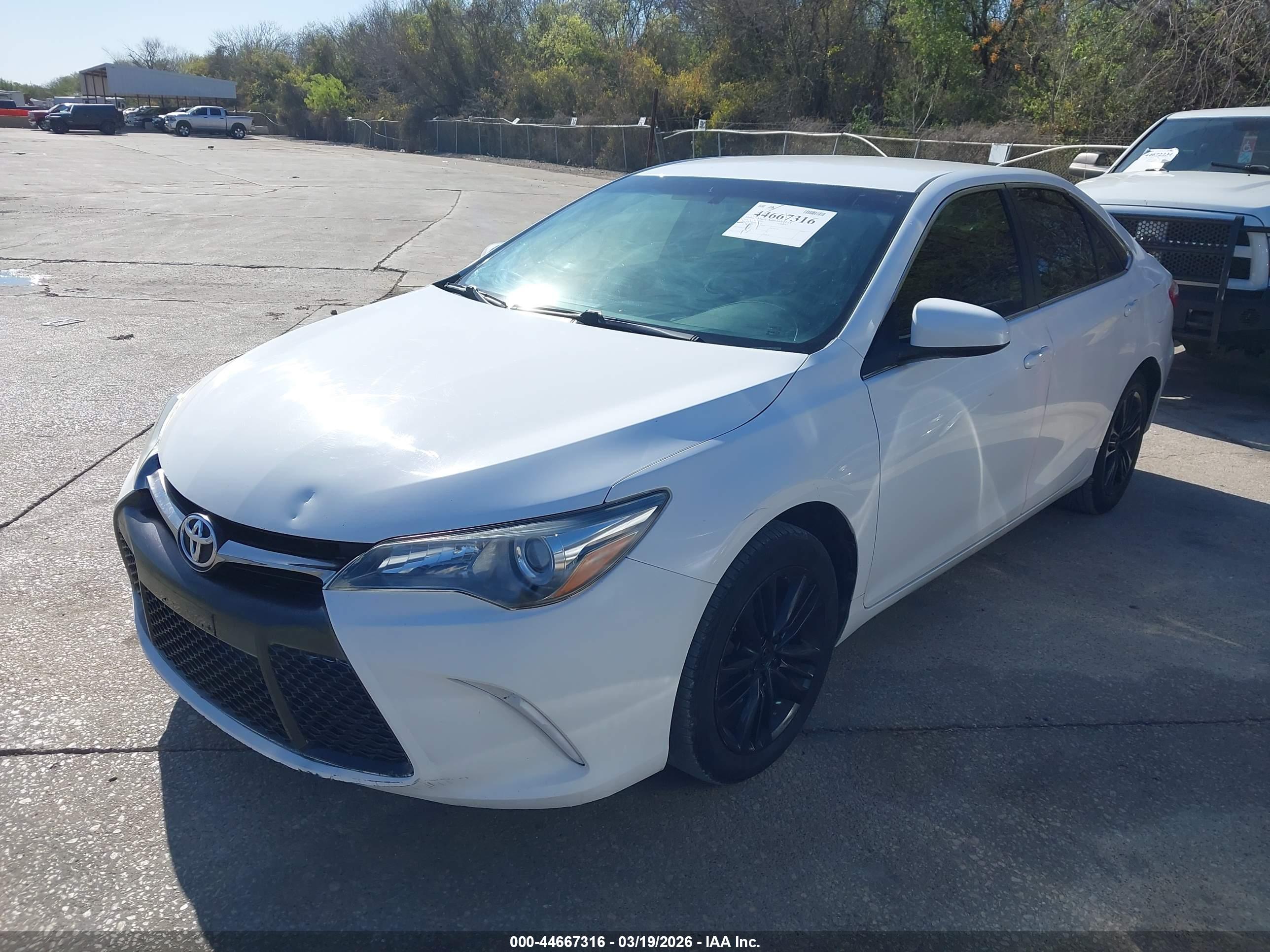 TOYOTA CAMRY image 2
