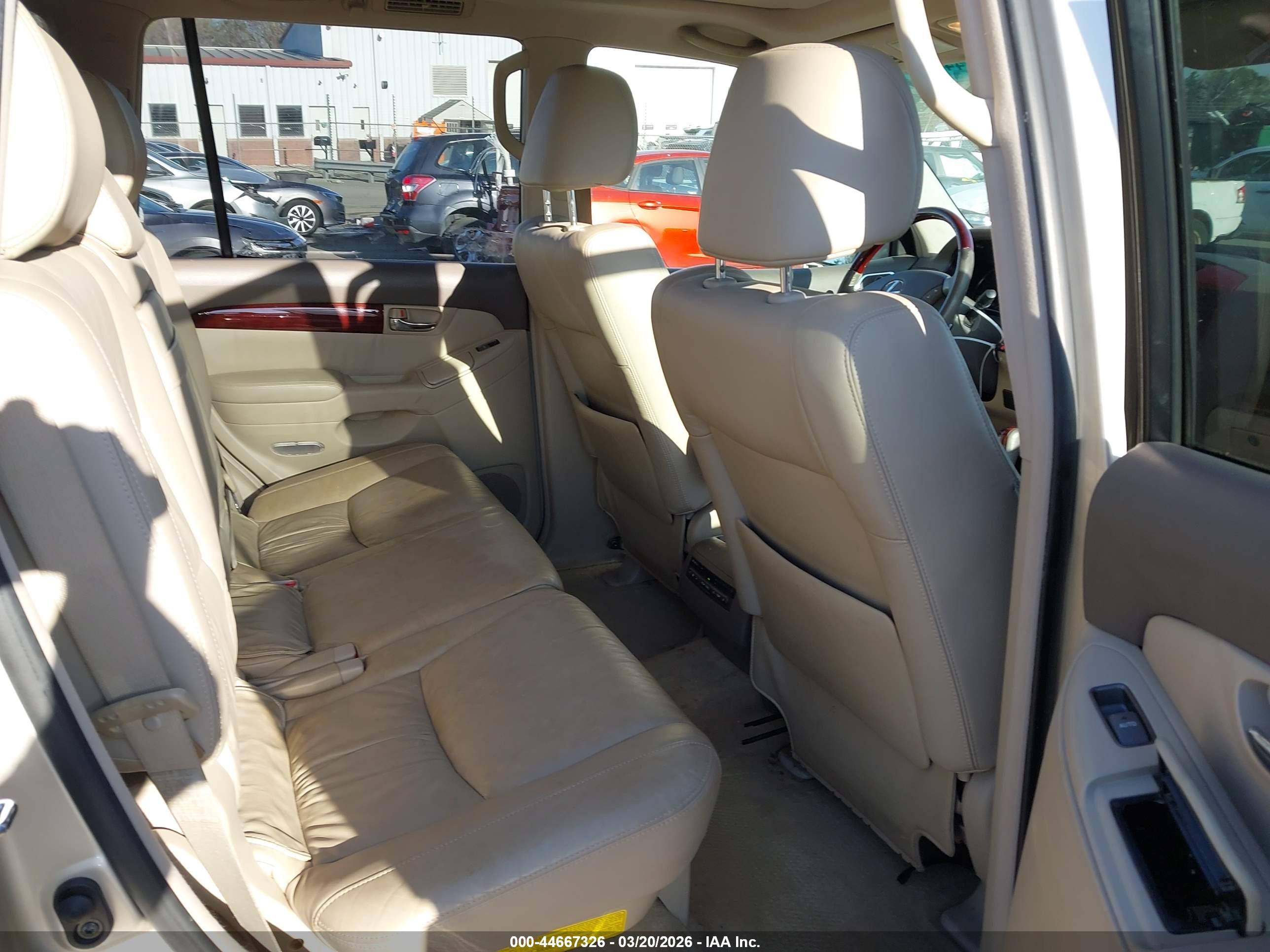 LEXUS GX image 8