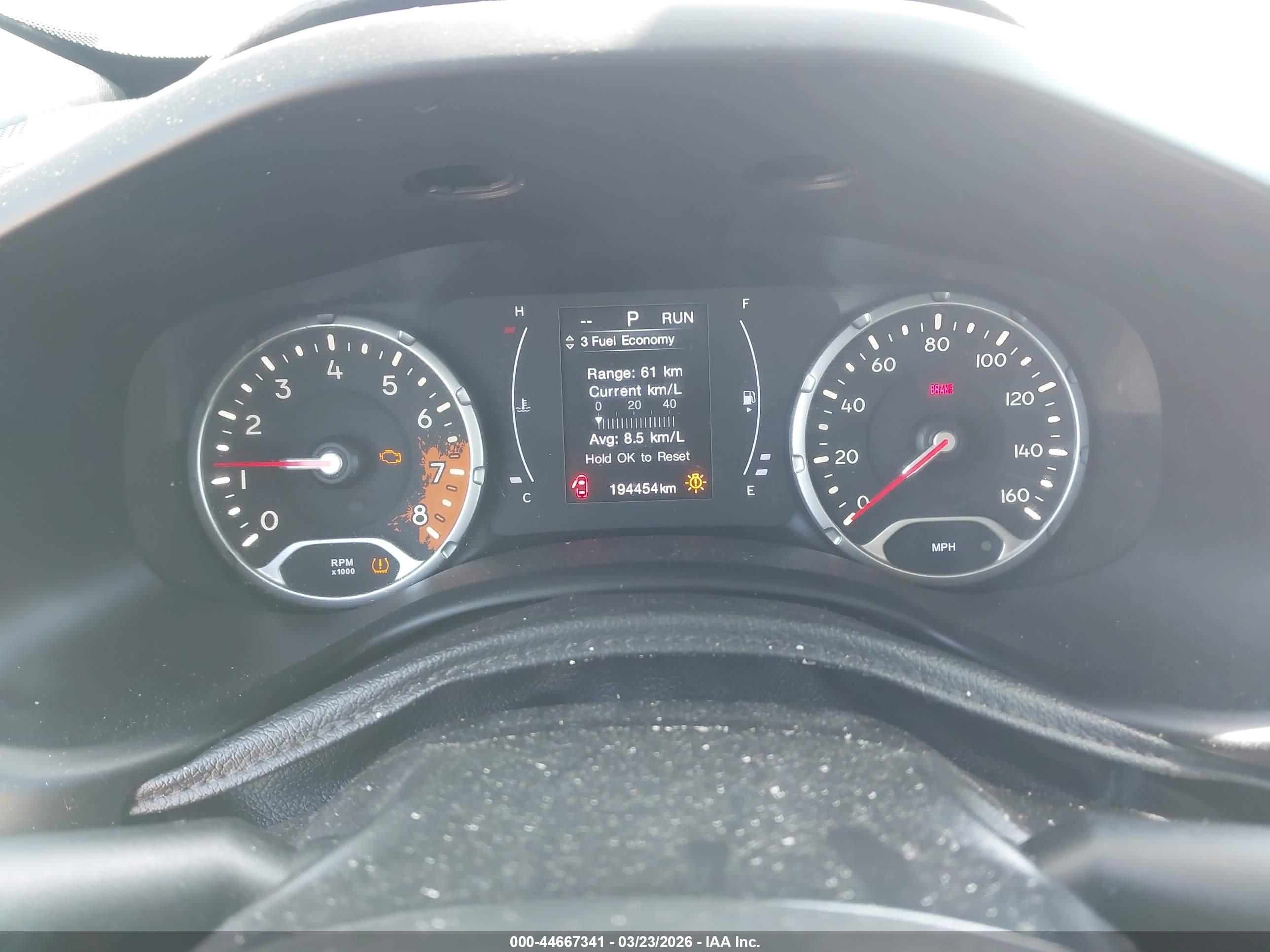 JEEP RENEGADE image 7
