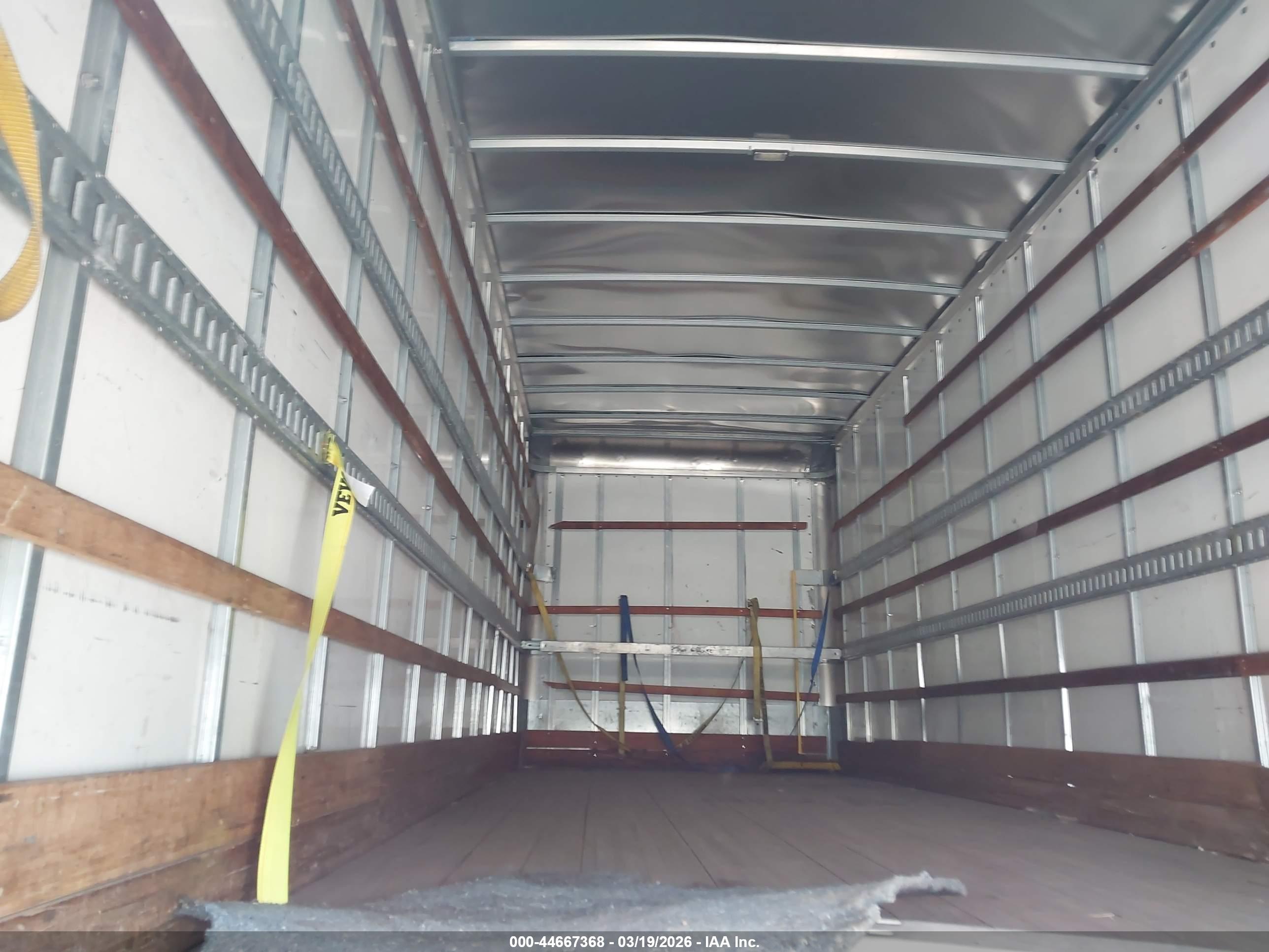 FREIGHTLINER M2 image 7