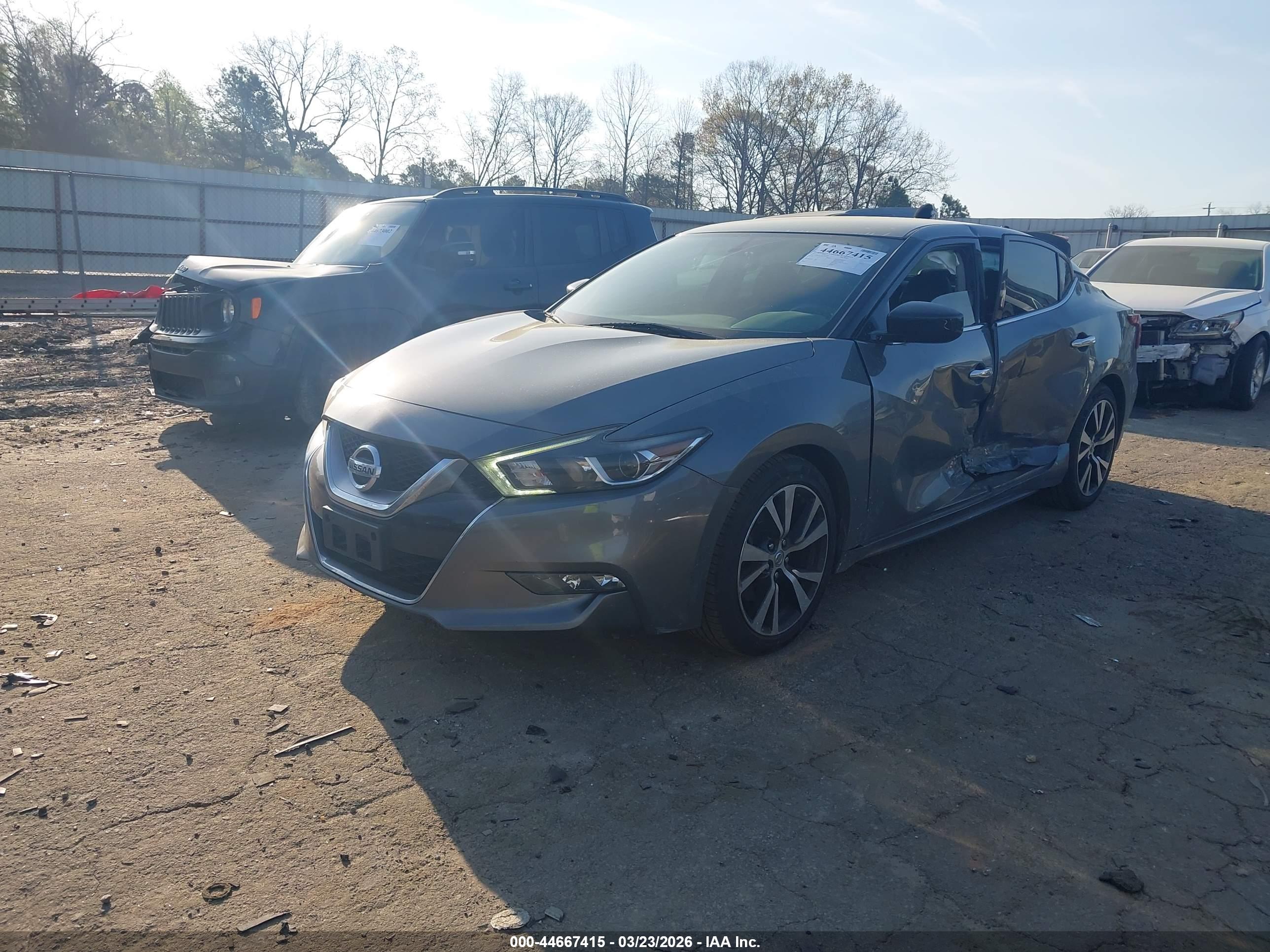 NISSAN MAXIMA image 2