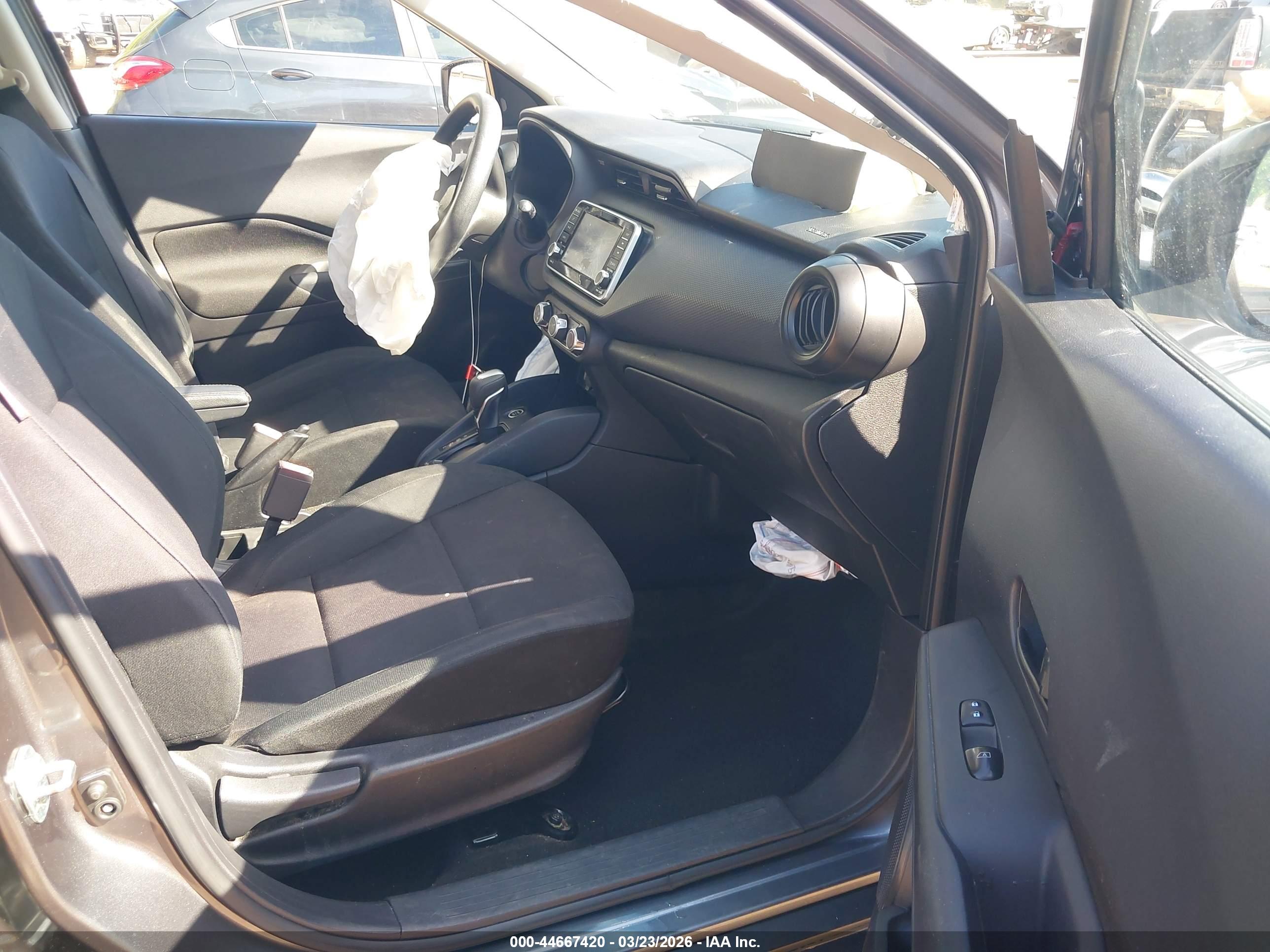 NISSAN KICKS image 5