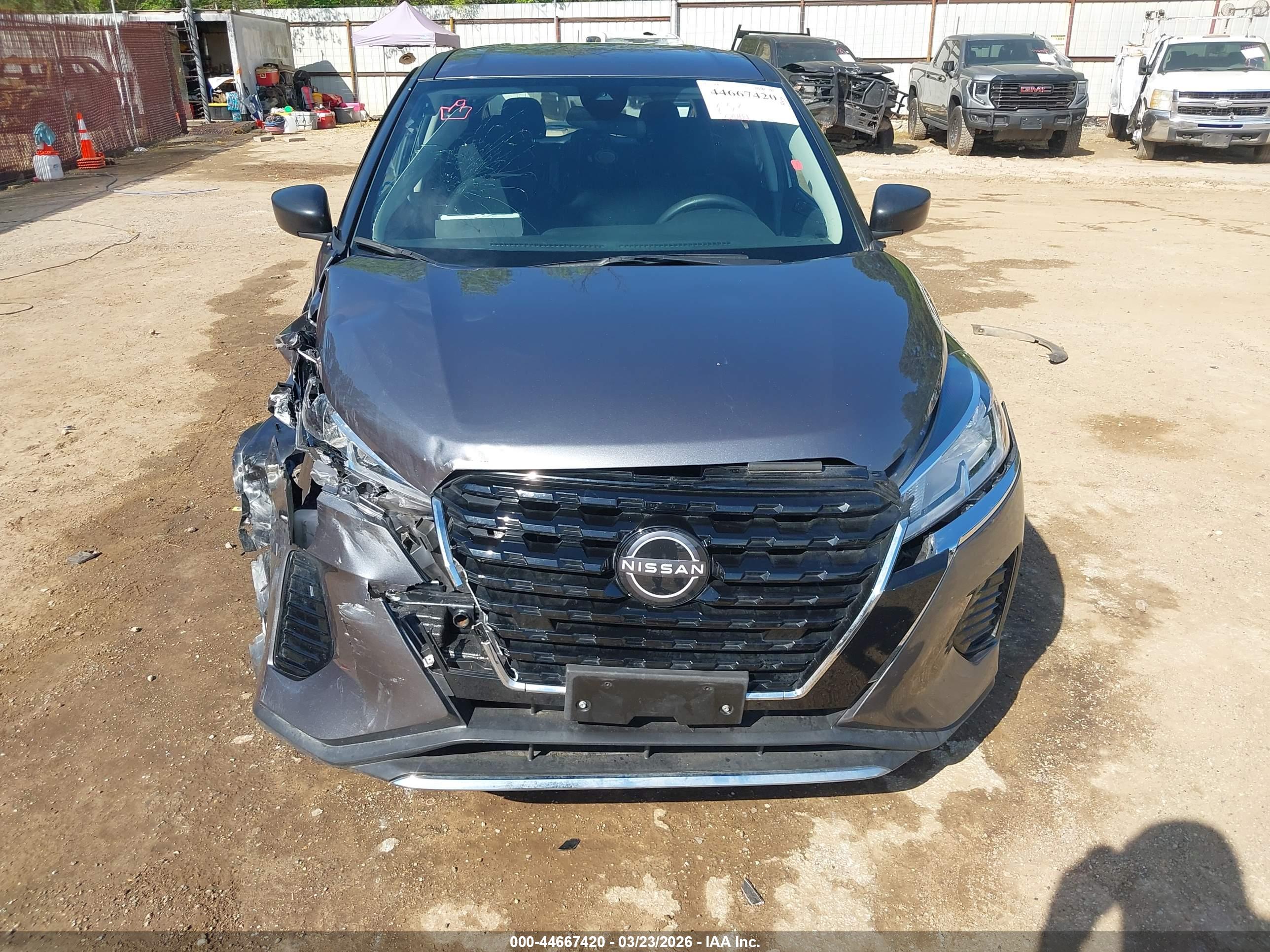 NISSAN KICKS image 6