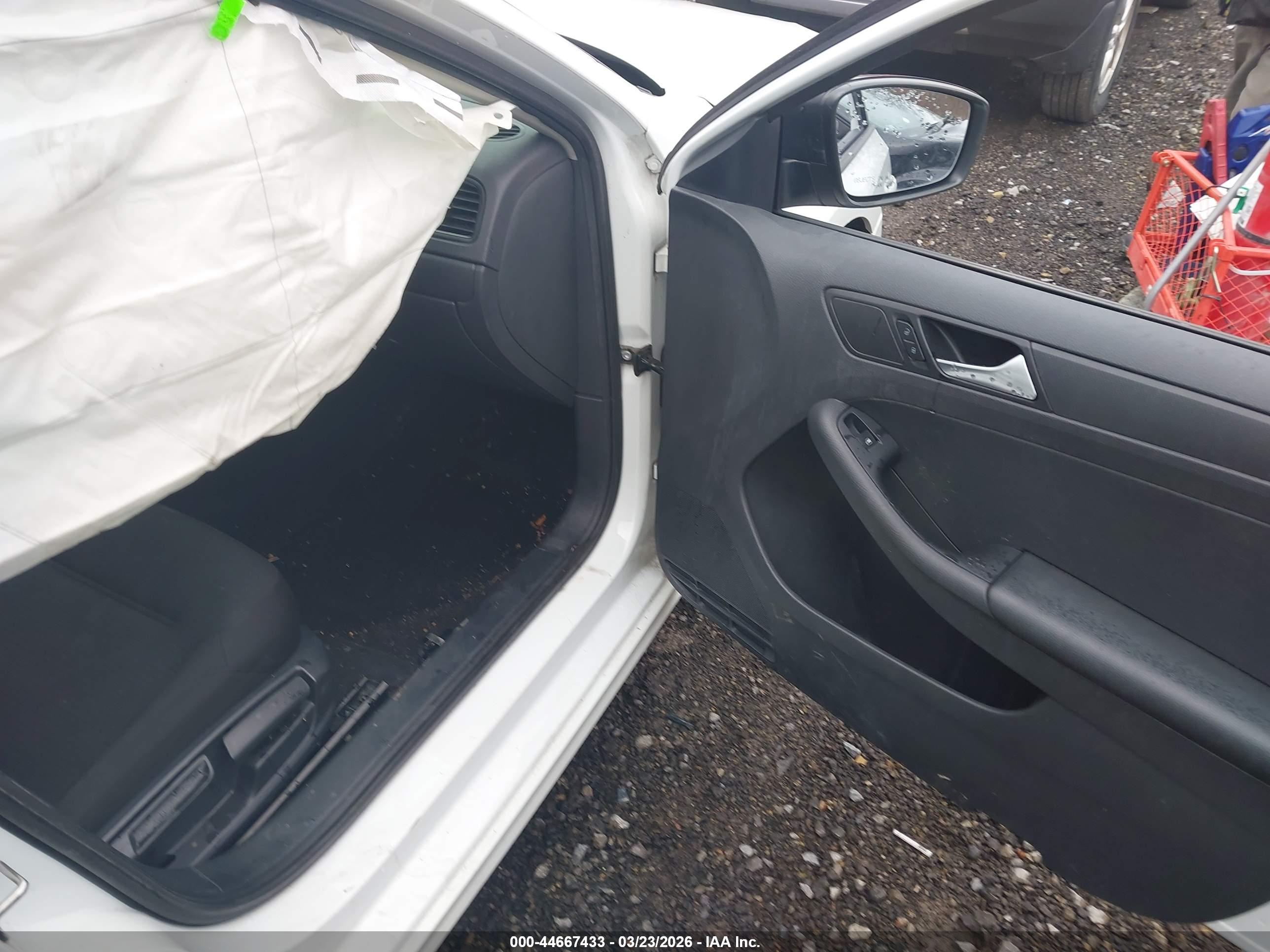 VOLKSWAGEN JETTA image 5