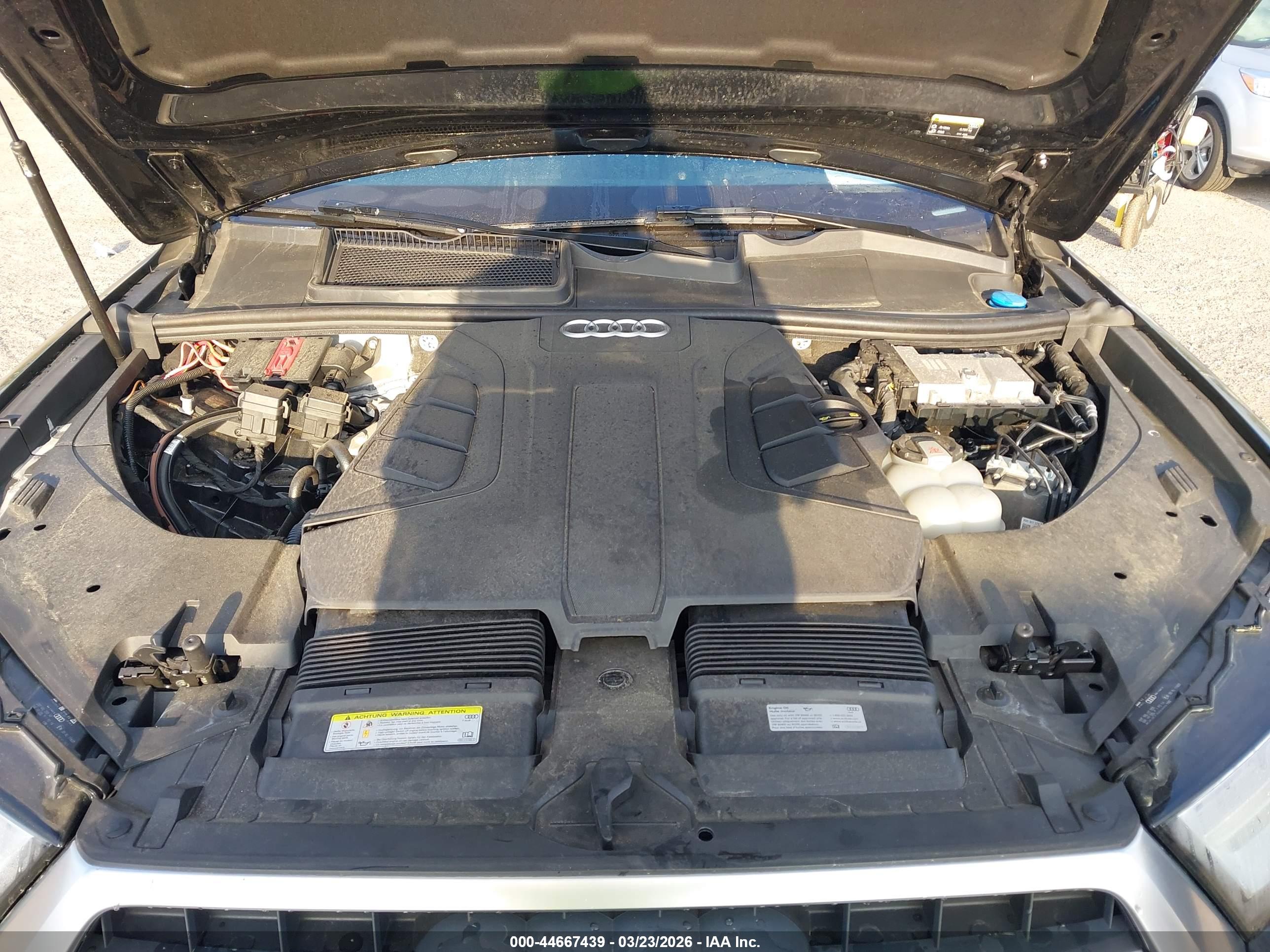 AUDI Q7 image 10