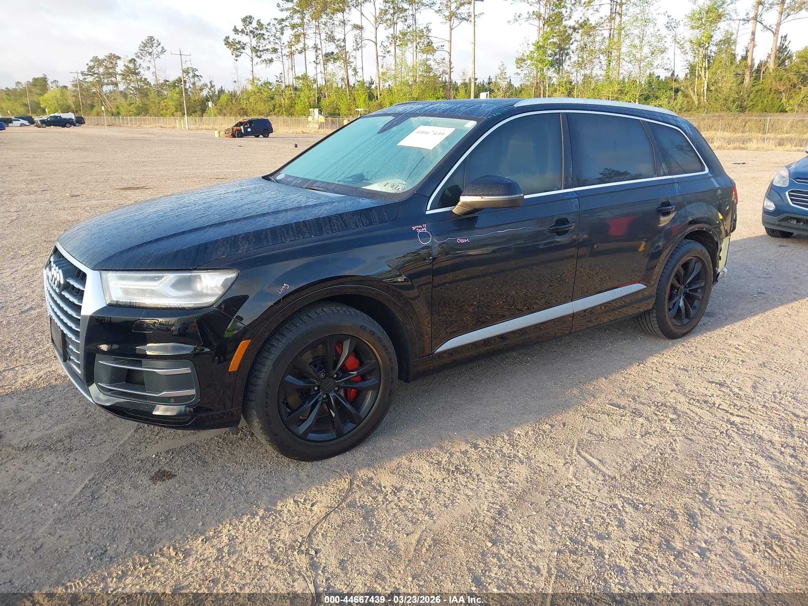 AUDI Q7 image 2