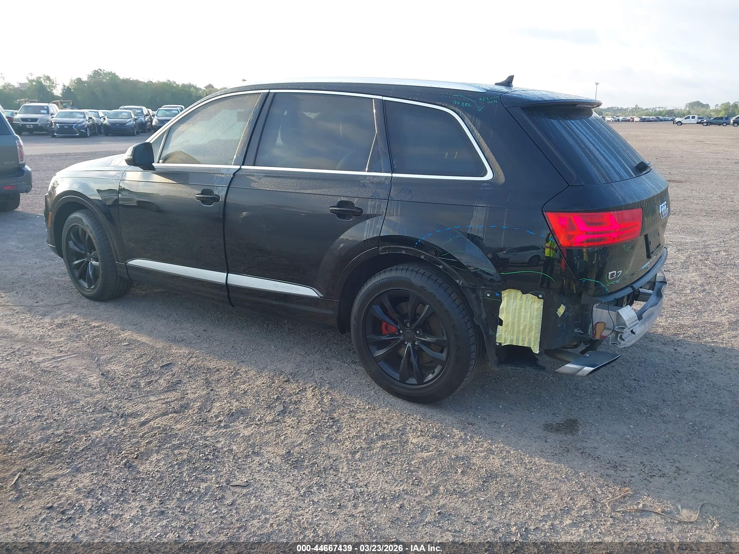 AUDI Q7 image 3