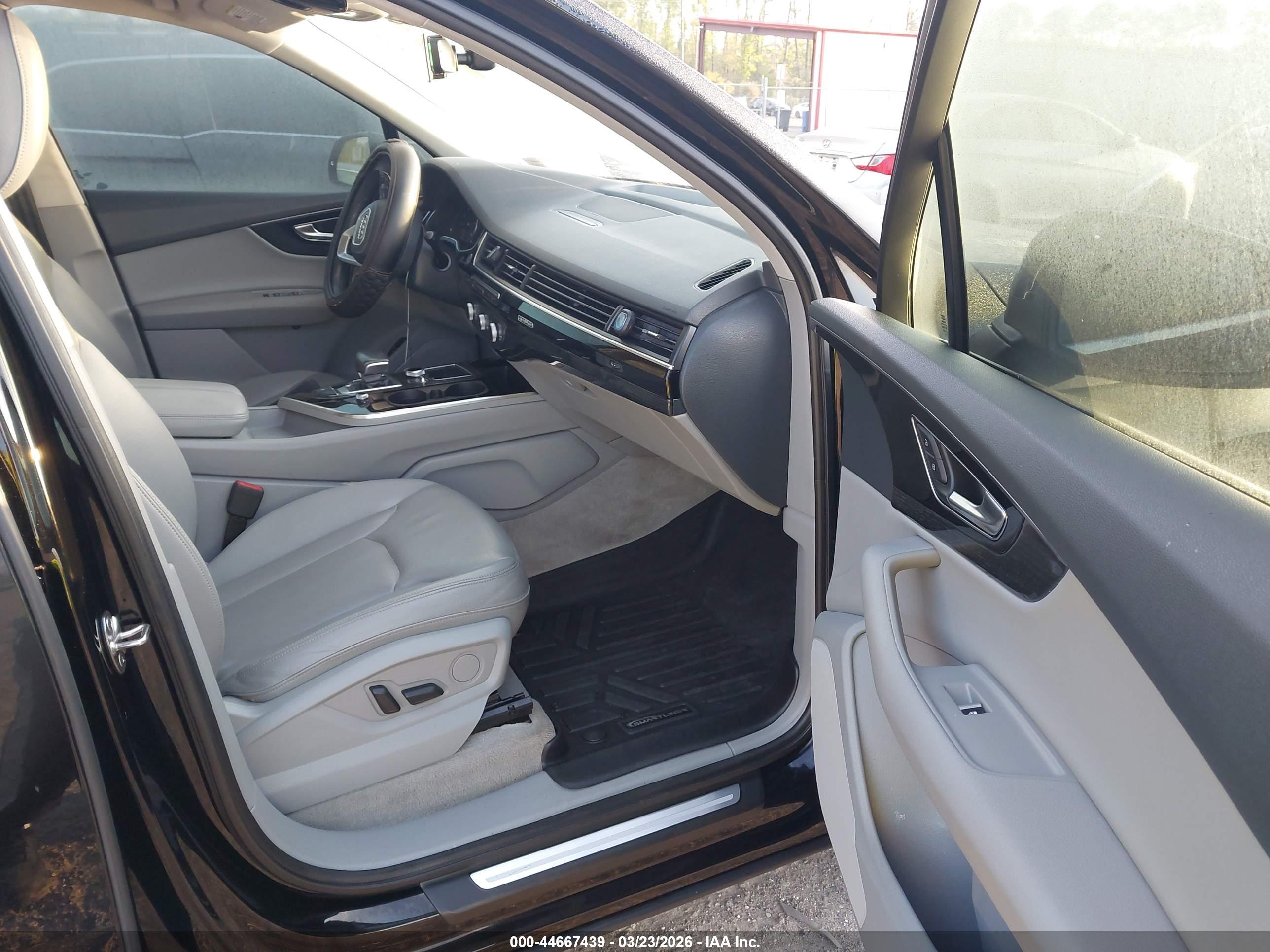 AUDI Q7 image 5