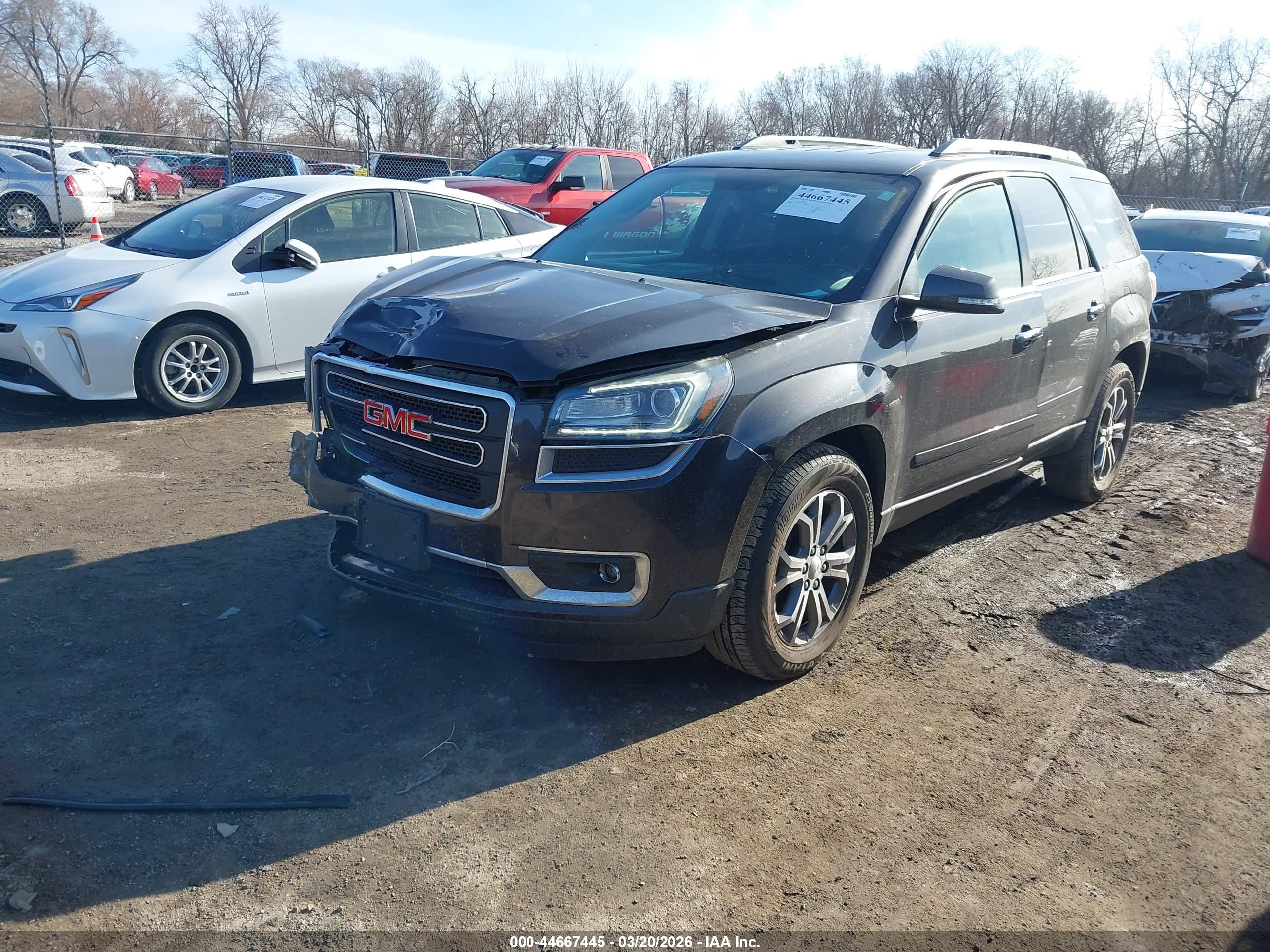 GMC ACADIA image 2