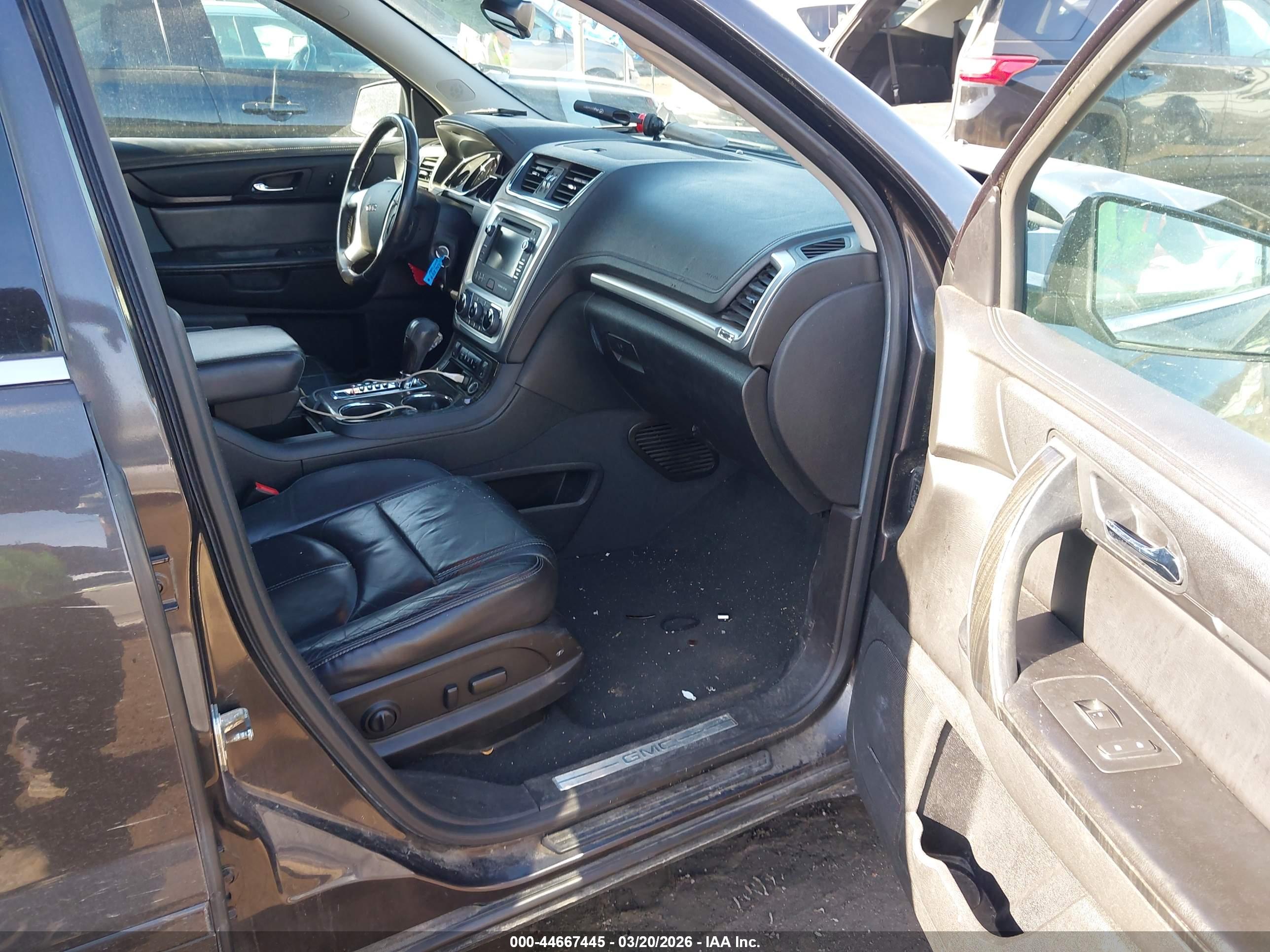 GMC ACADIA image 5